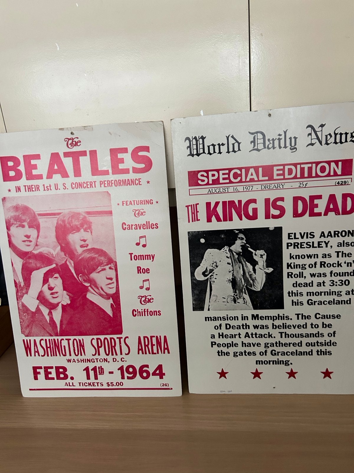 Beatles & Elvis Presley 'The King Is Dead' posters, Ophalen, 1960 tot 1980, Gebruikt, Prent
