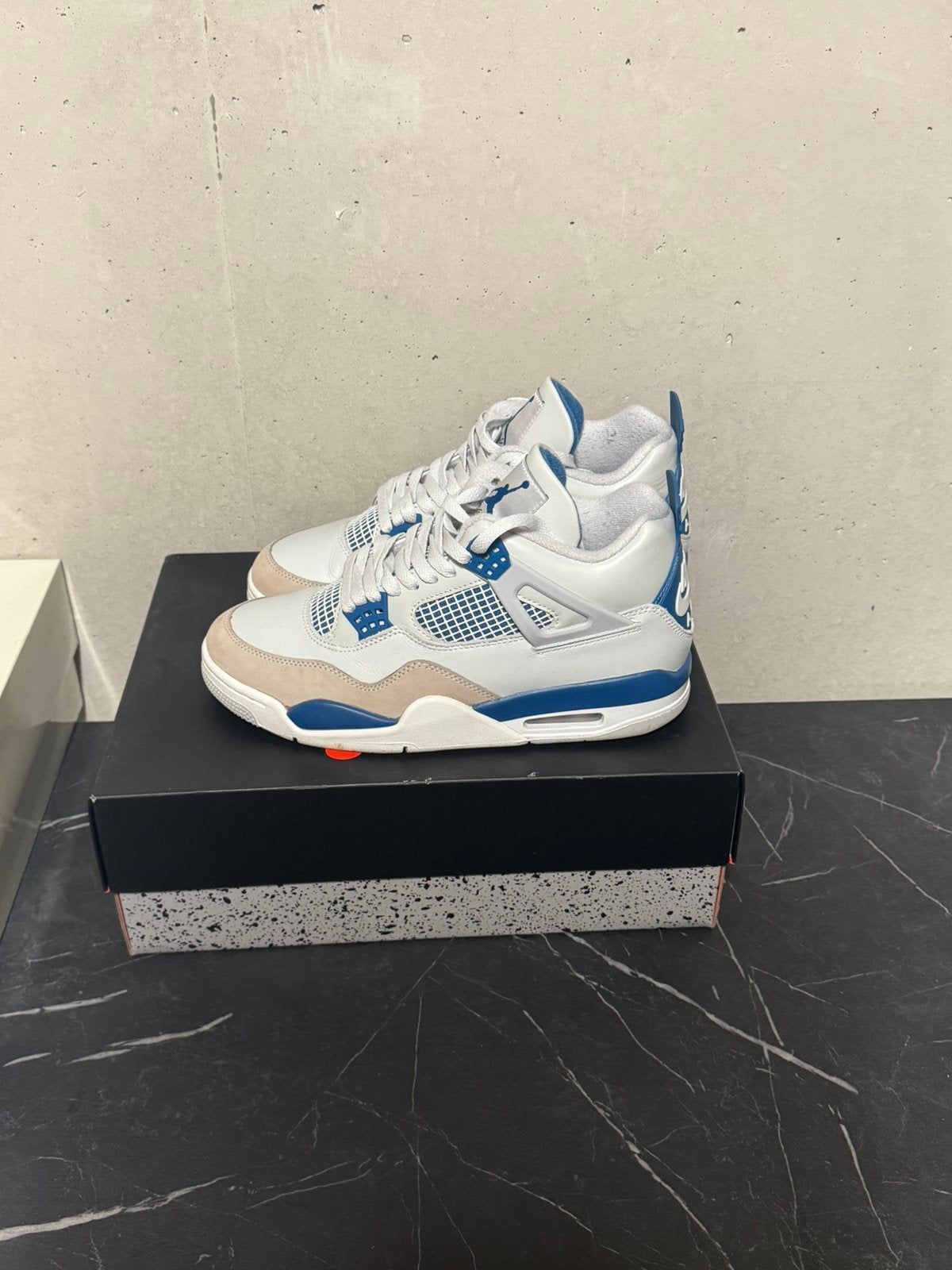 Air Jordan 4 Retro Military Blue MAAT 43, Ophalen of Verzenden, Zo goed als nieuw, Wit