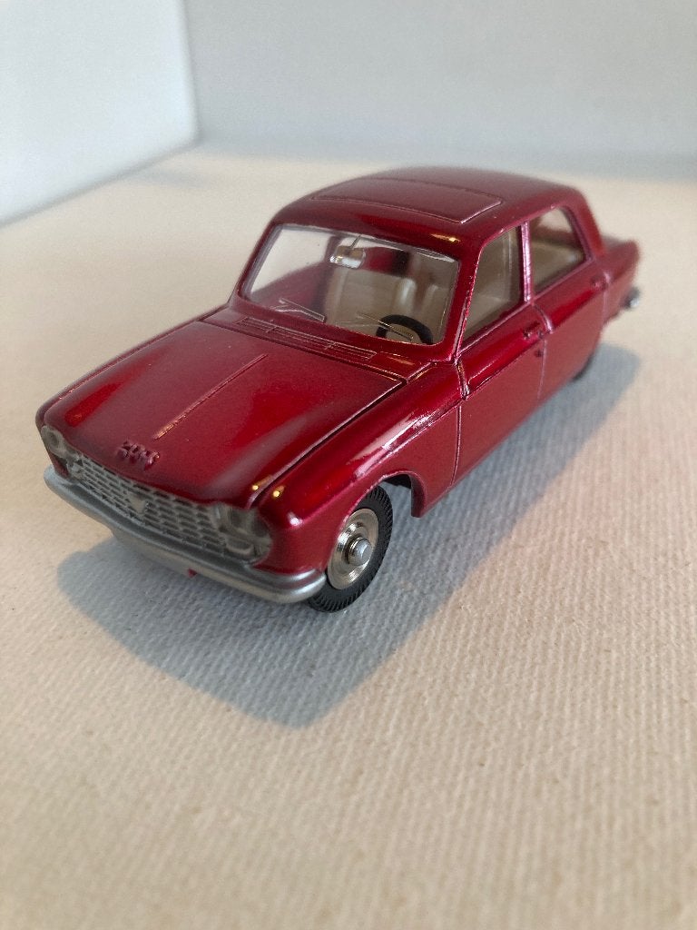 Peugeot 204 Berline Dinky Toys / atlas editie rood 1/43, Ophalen of Verzenden, Nieuw, Auto, Dinky Toys