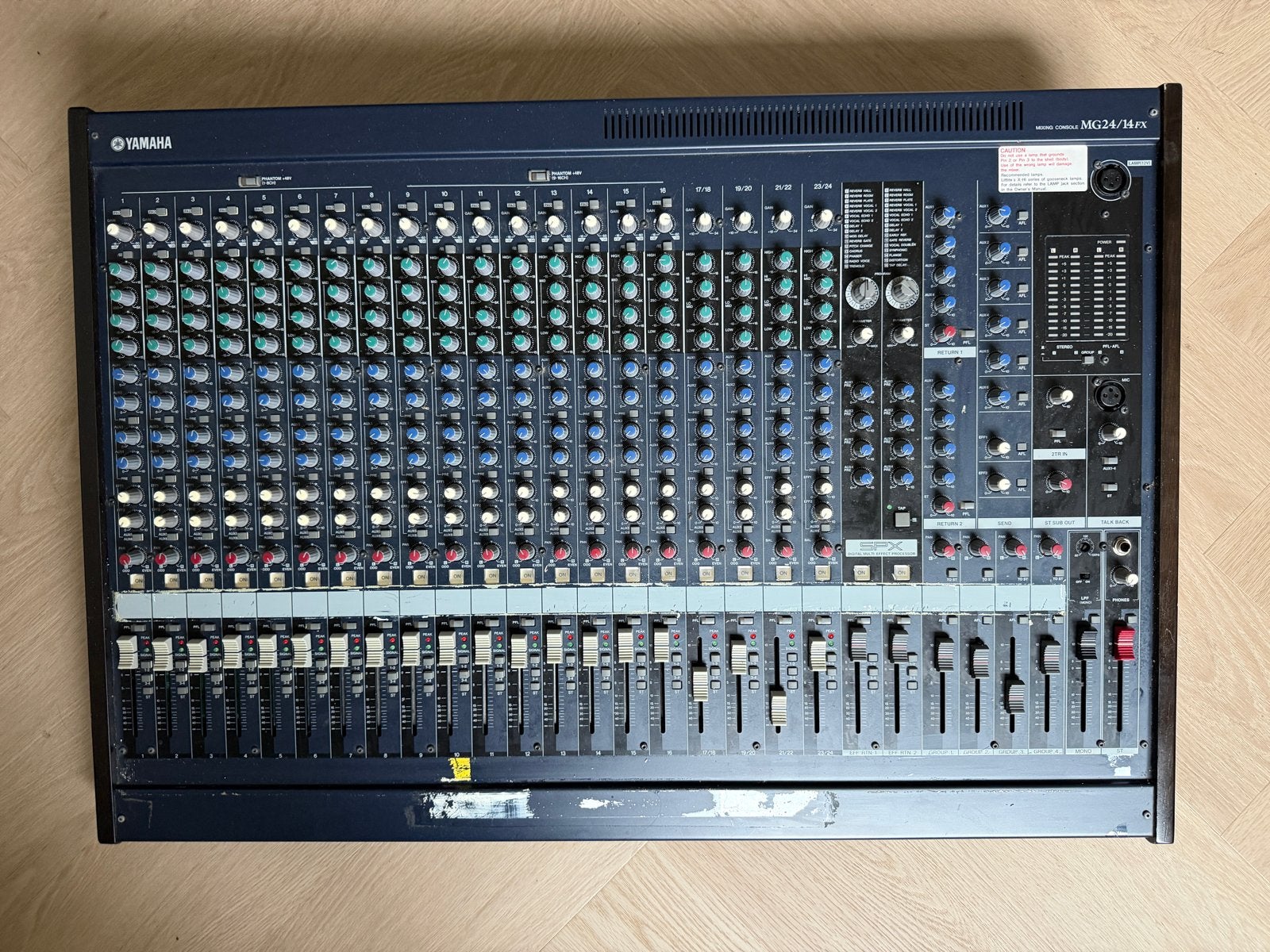 Yamaha MG24-14FX Mengtafel - Ideaal voor de band, Muziek en Instrumenten, Mengpanelen, Ophalen, Gebruikt, 20 kanalen of meer, Microfooningang