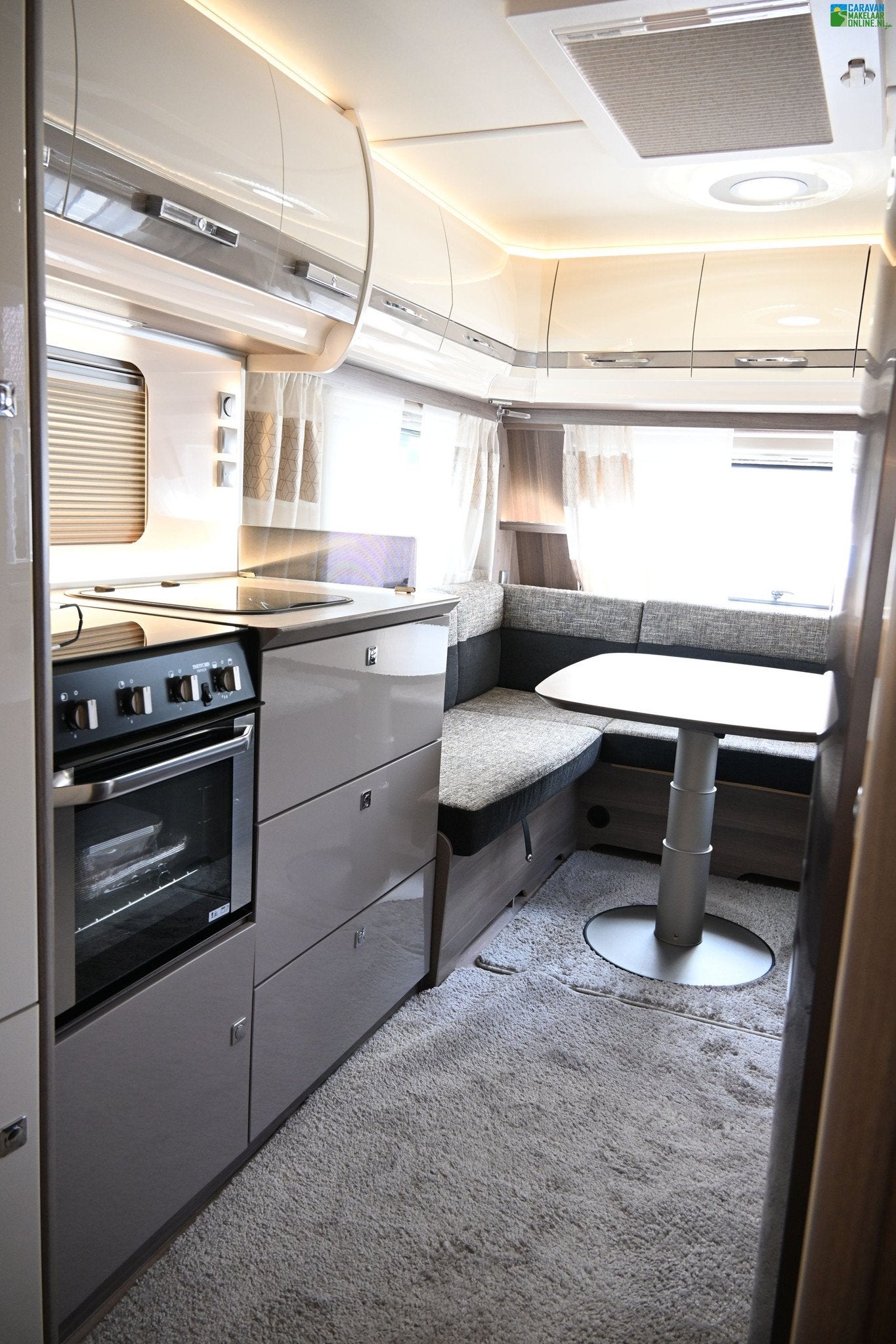 Foto 10 van Fendt Tendenza 515 SF Mover|Cass.luifel|Fietsdrager|Bovag25