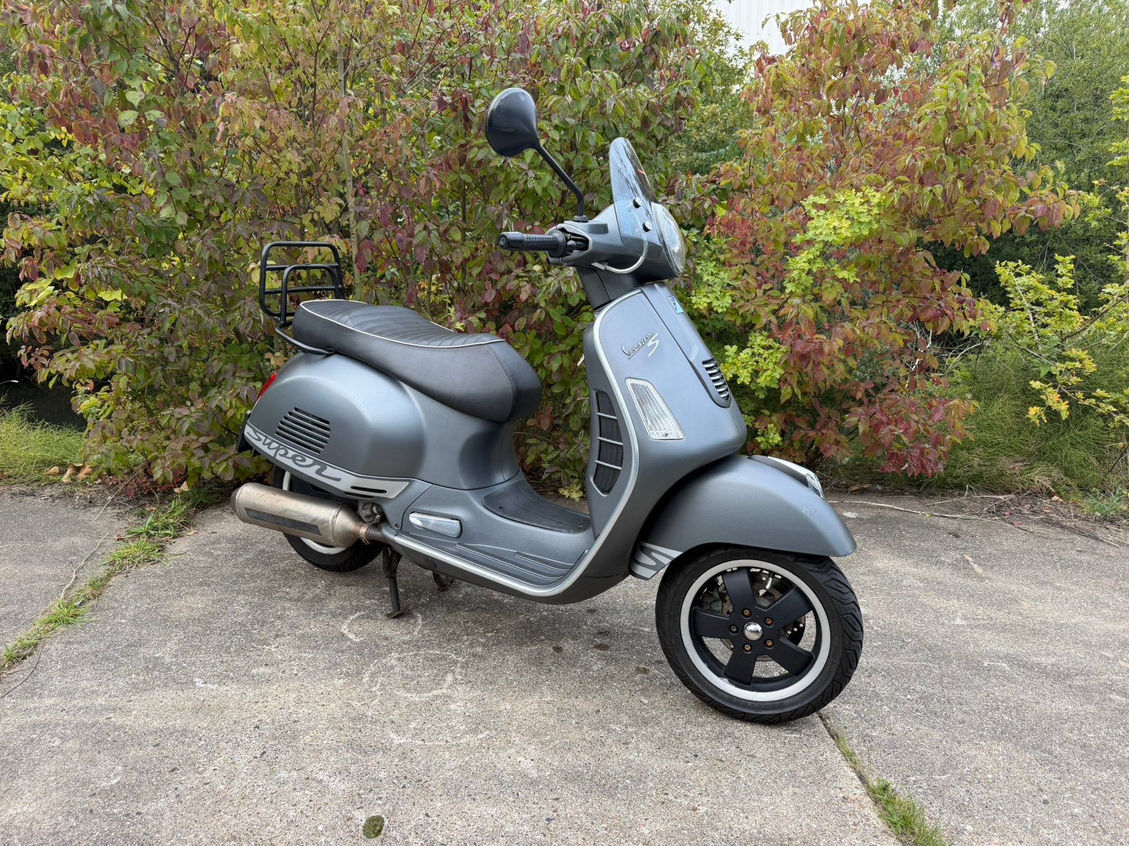 Vespa GTS 300 super sport NL Motor | 24.000km | alarm |, Motoren, Scooter, Bedrijf, ABS, Minimaal motorrijbewijs A2