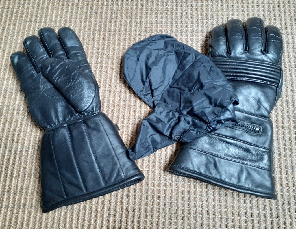 Leren motorhandschoenen inclusief regenhoesje maat M, Motoren, Ophalen, Tweedehands, Dames, Handschoenen