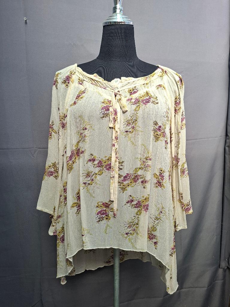 Blouse ecru bloemenprint vleermuismouw maat 42, Anneonline, Steenbergen, Shop@wesell4u.nl, Beige
