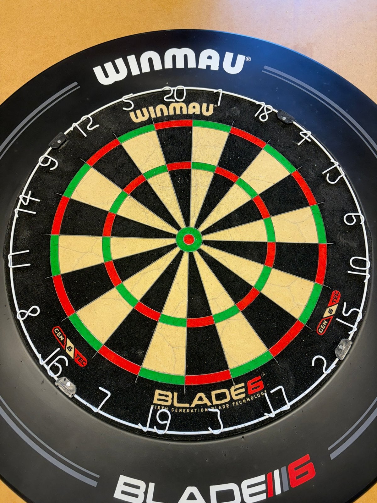 Dartbord bijna niet gebruikt, Ophalen, Zo goed als nieuw, Dartbord