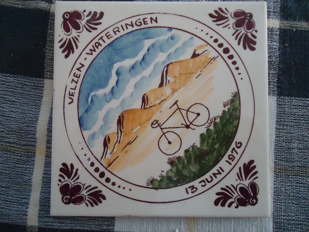 Wateringen Wandtegel 1976 wielrentocht Velzen 50 jr geleden, Verzenden