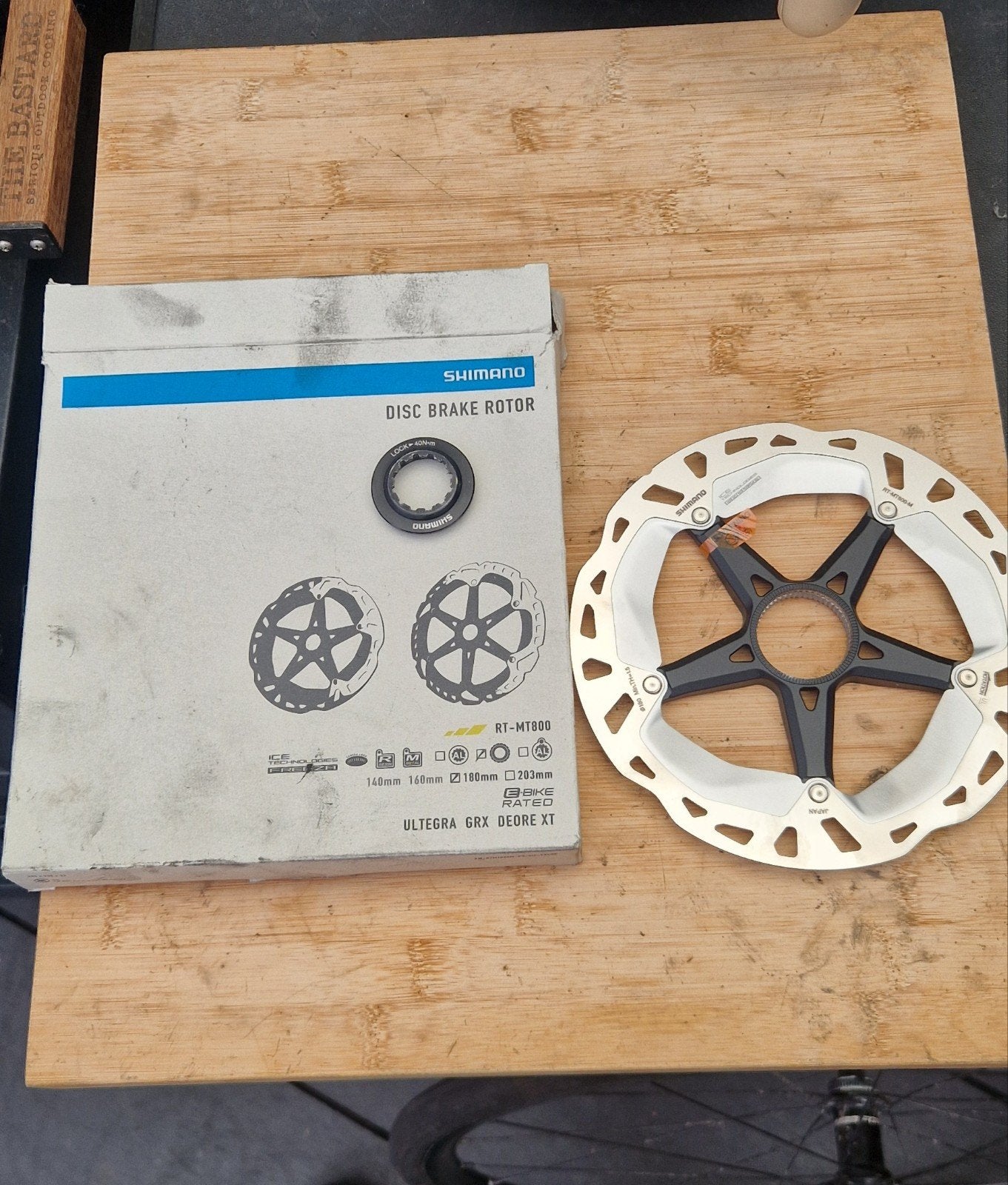 Shimano RT-MT800 Disc 180mm Rotor - Nieuw in doos, Fietsen en Brommers, Fietsonderdelen, Remmen, Ophalen of Verzenden, Elektrische fiets