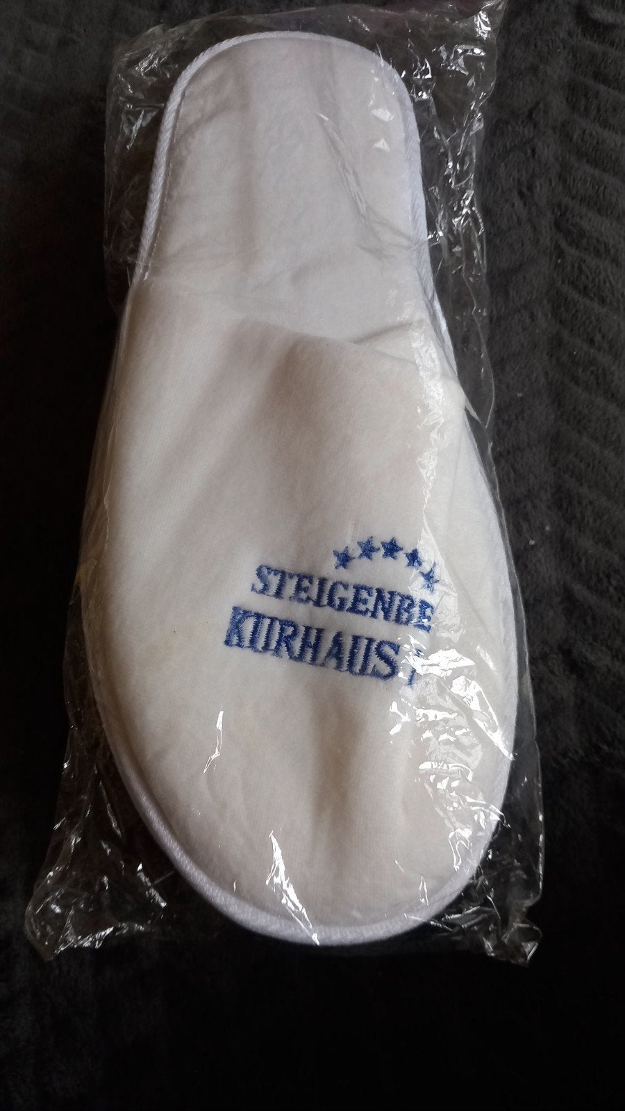 NIEUW Luxe 5* Hotel Slippers Kurhaus Scheveningen Maat 42/43, Ophalen of Verzenden, Nieuw, Toebehoren