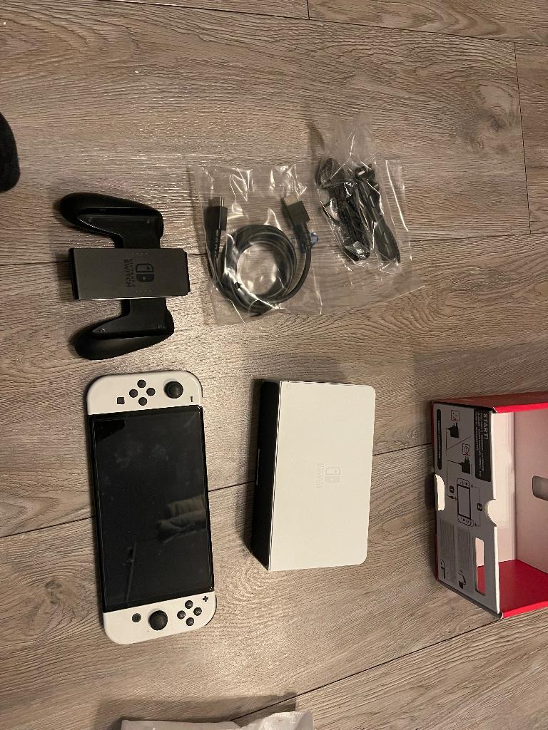 Nintendo switch Oled te koop 150 euro, Spelcomputers en Games, Spelcomputers | Nintendo Switch, Zo goed als nieuw, Switch OLED