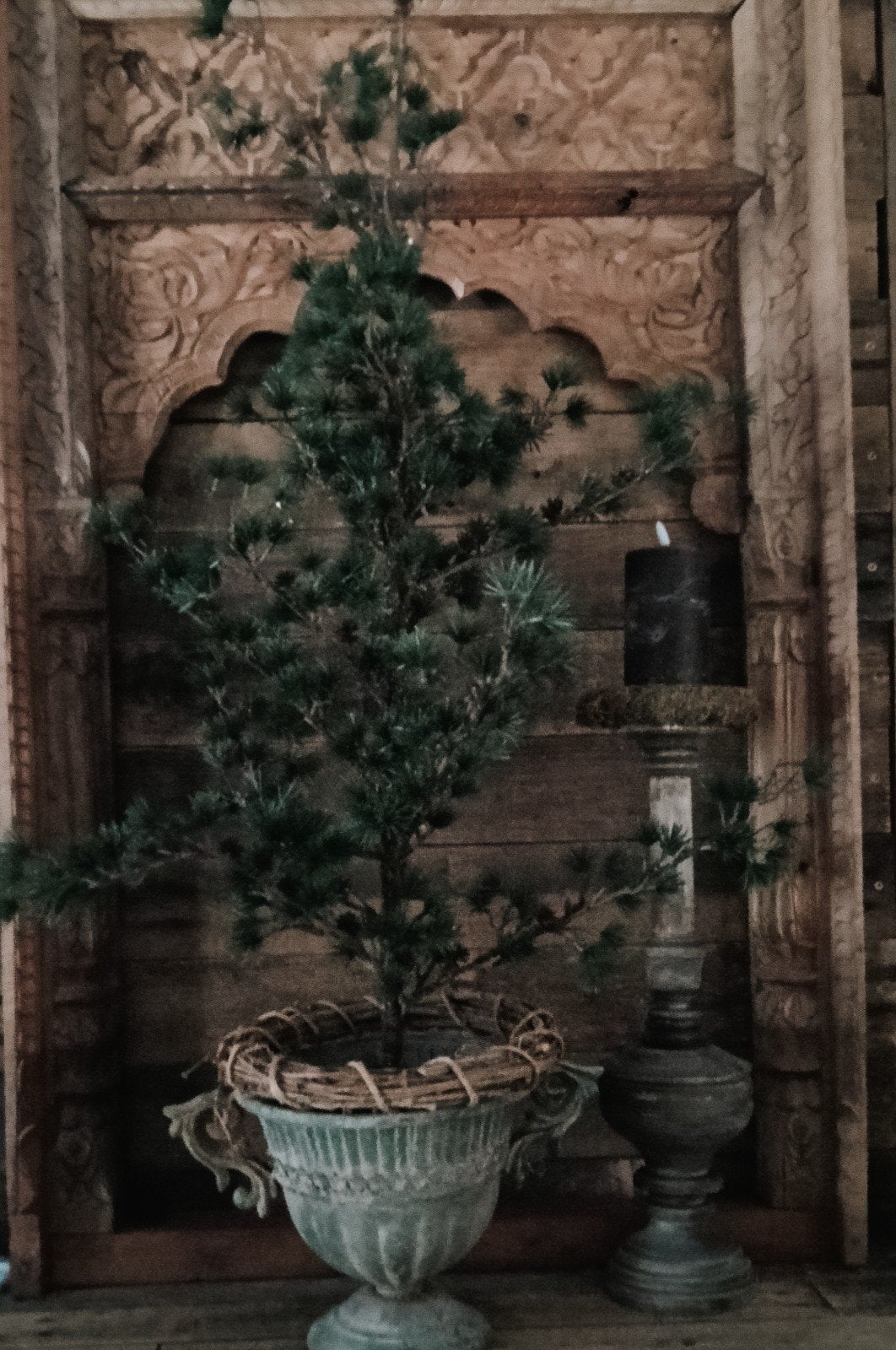 sober/brocant/landelijk grote larix/cedar kerst kunstboompje, Ophalen of Verzenden, Zo goed als nieuw