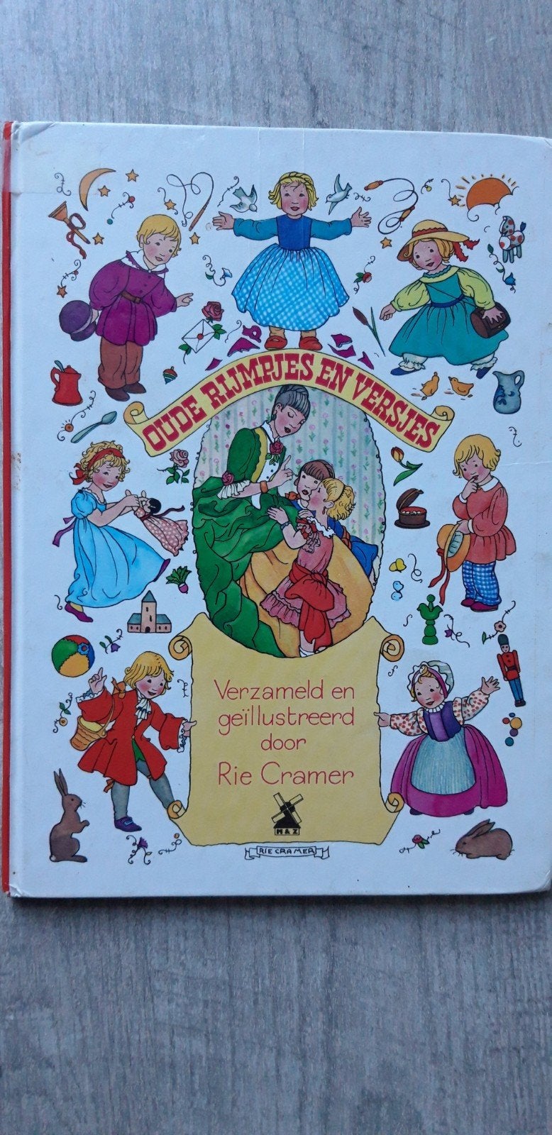 Oude rijmpjes en versjes door Rie Cramer mooi prentenboek, Ophalen of Verzenden, Gelezen, Rie Cramer, Prentenboek