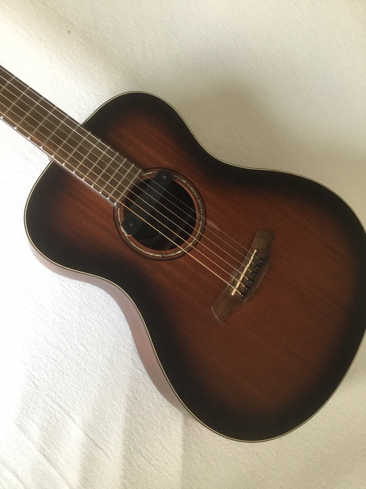 Baton Rouge X11LM/F-MB western  gitaar met Fishman elelemt, Muziek en Instrumenten, Snaarinstrumenten | Gitaren | Akoestisch, Ophalen of Verzenden