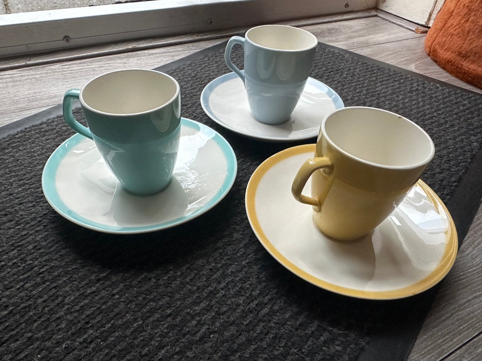 Regout pastel koppen met schotels, Antiek en Kunst, Antiek | Servies los, Ophalen of Verzenden
