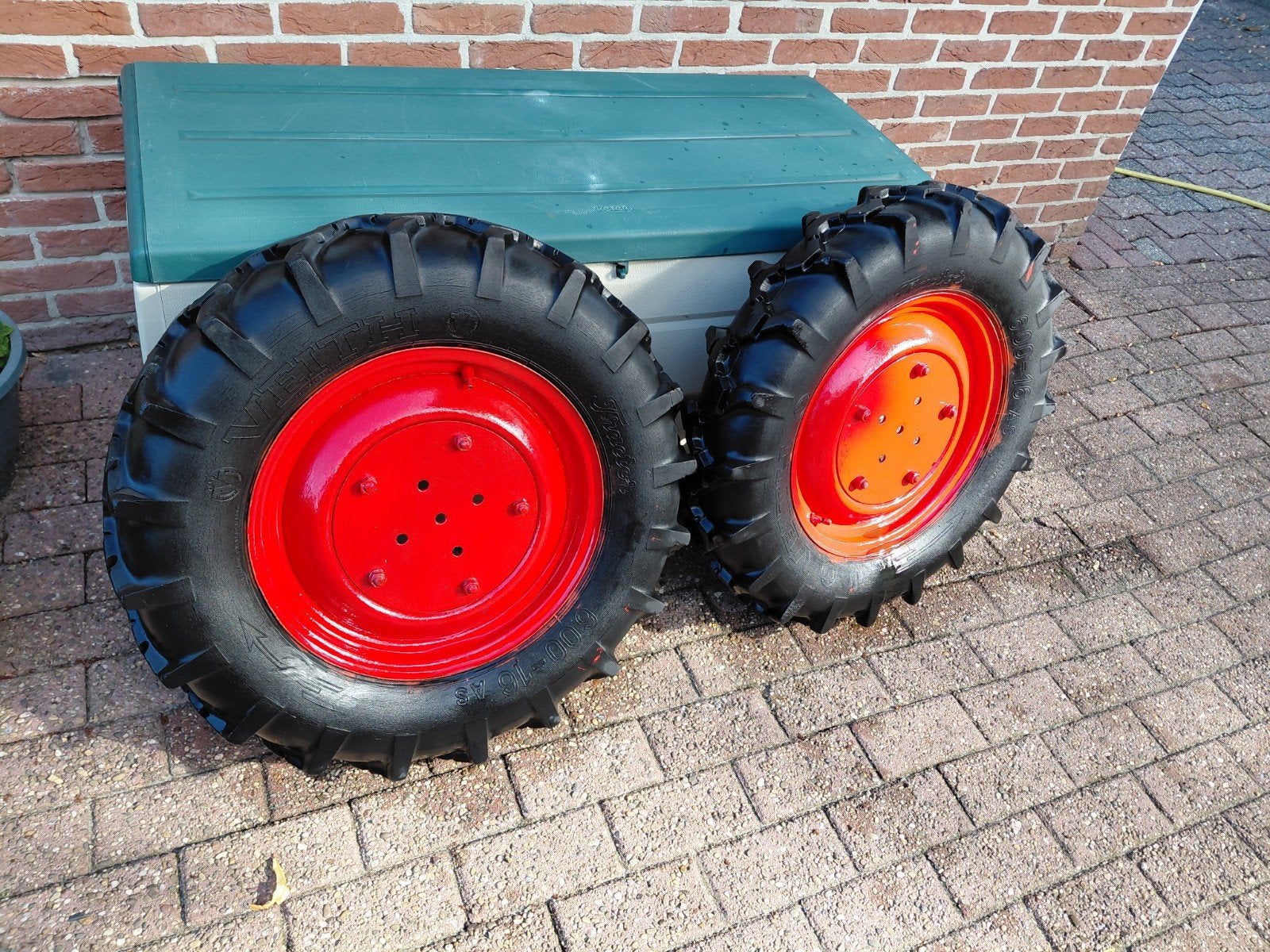 2 Agria oldtimer banden met velg 6.00x16, Ophalen, Gebruikt