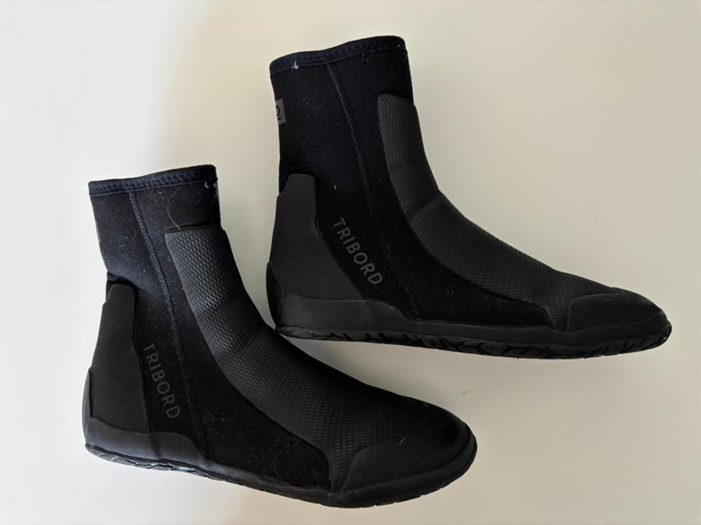 Nieuw - Tribord zeillaars / surflaars maat 35-36, Ophalen of Verzenden, Nieuw, Kind, Zeil- of Surfschoenen