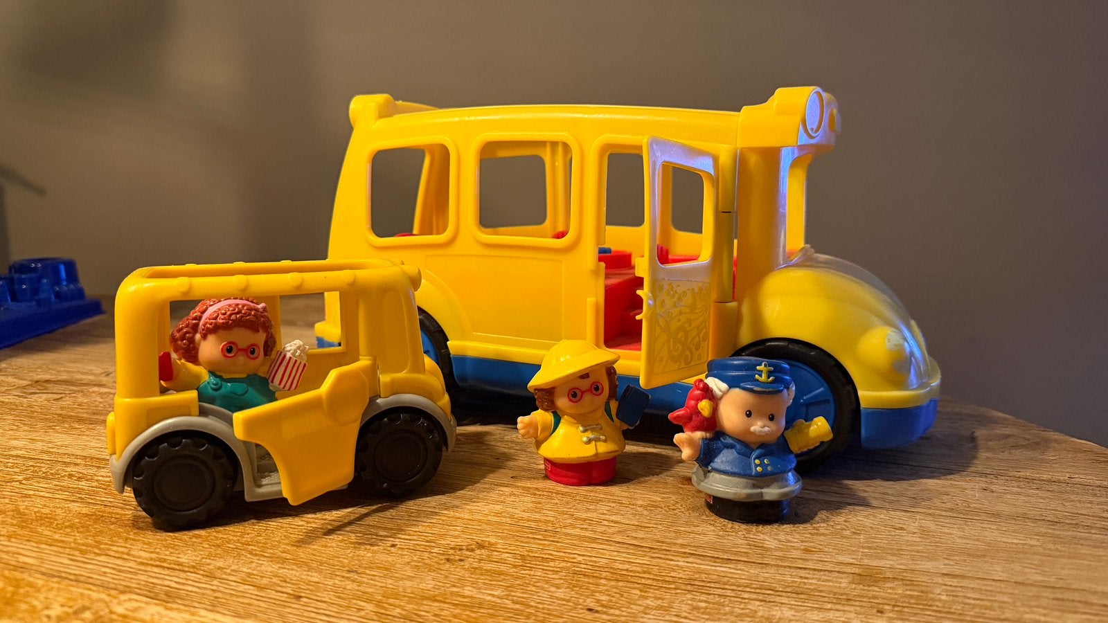 Fisher-Price Little People set met bus en auto, Ophalen of Verzenden, Gebruikt
