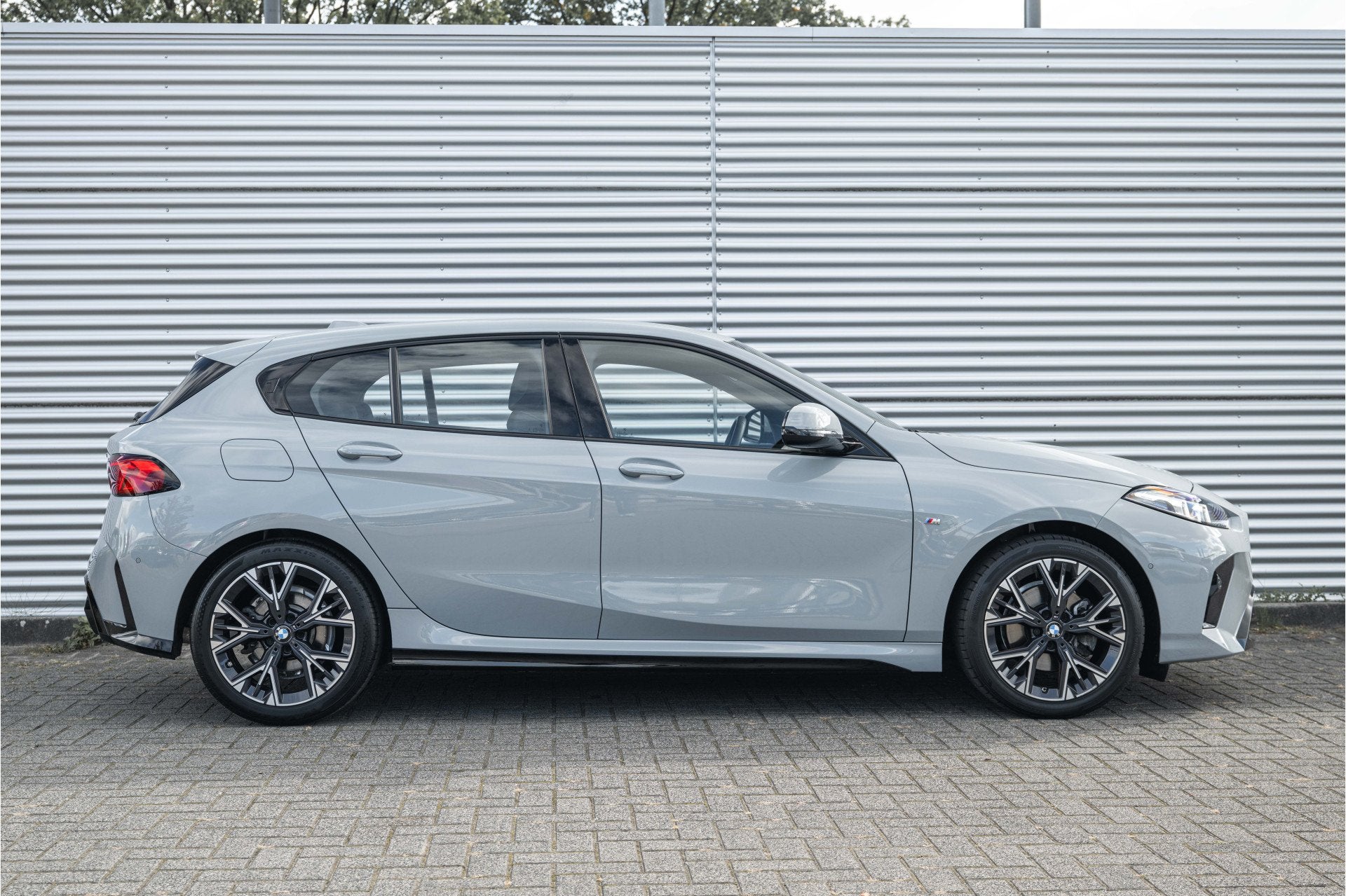 BMW 1 Serie 120 M Sport Automaat / Sportstoelen / Comfort Ac, Auto's, Dealer onderhouden, Gebruikt, 156 pk, Met garantie (alle)