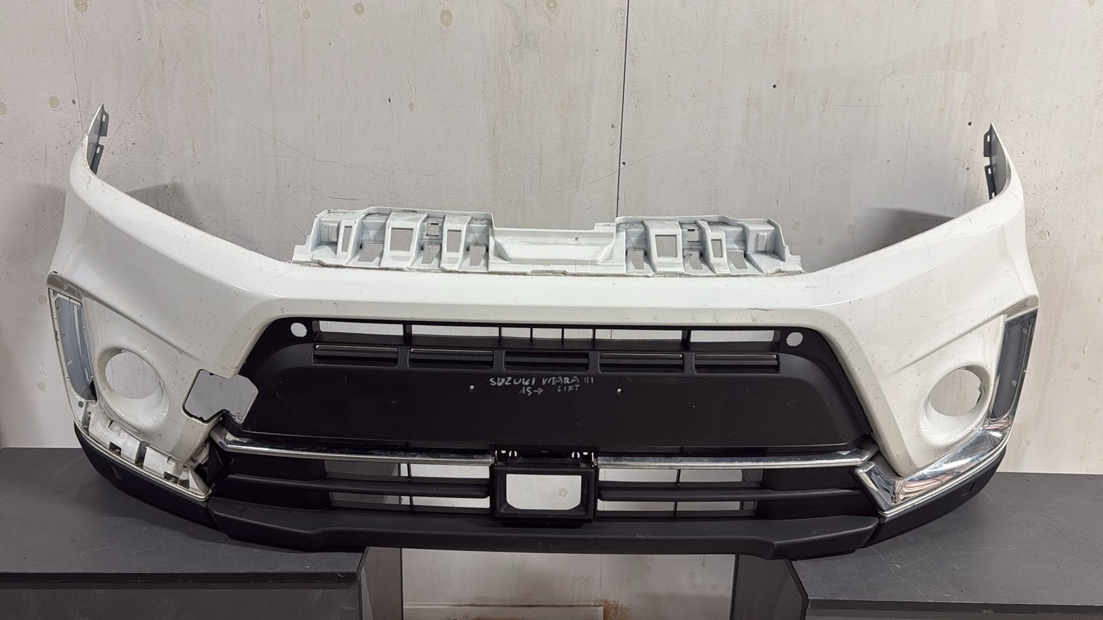 Originele voorbumper Suzuki Vitara III, Auto-onderdelen, Ophalen, Voor, Suzuki, Bumper