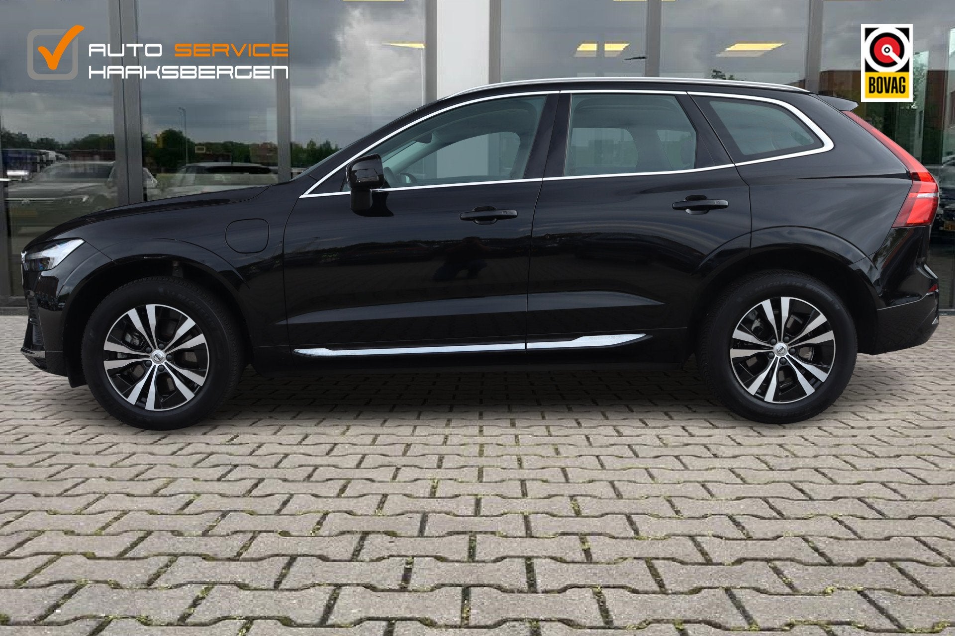 Volvo XC60 2.0 T6 Plug-in hybrid AWD Essential Bright | Pano, Auto's, Volvo, Automaat, Gebruikt, 4 cilinders, 1969 cc