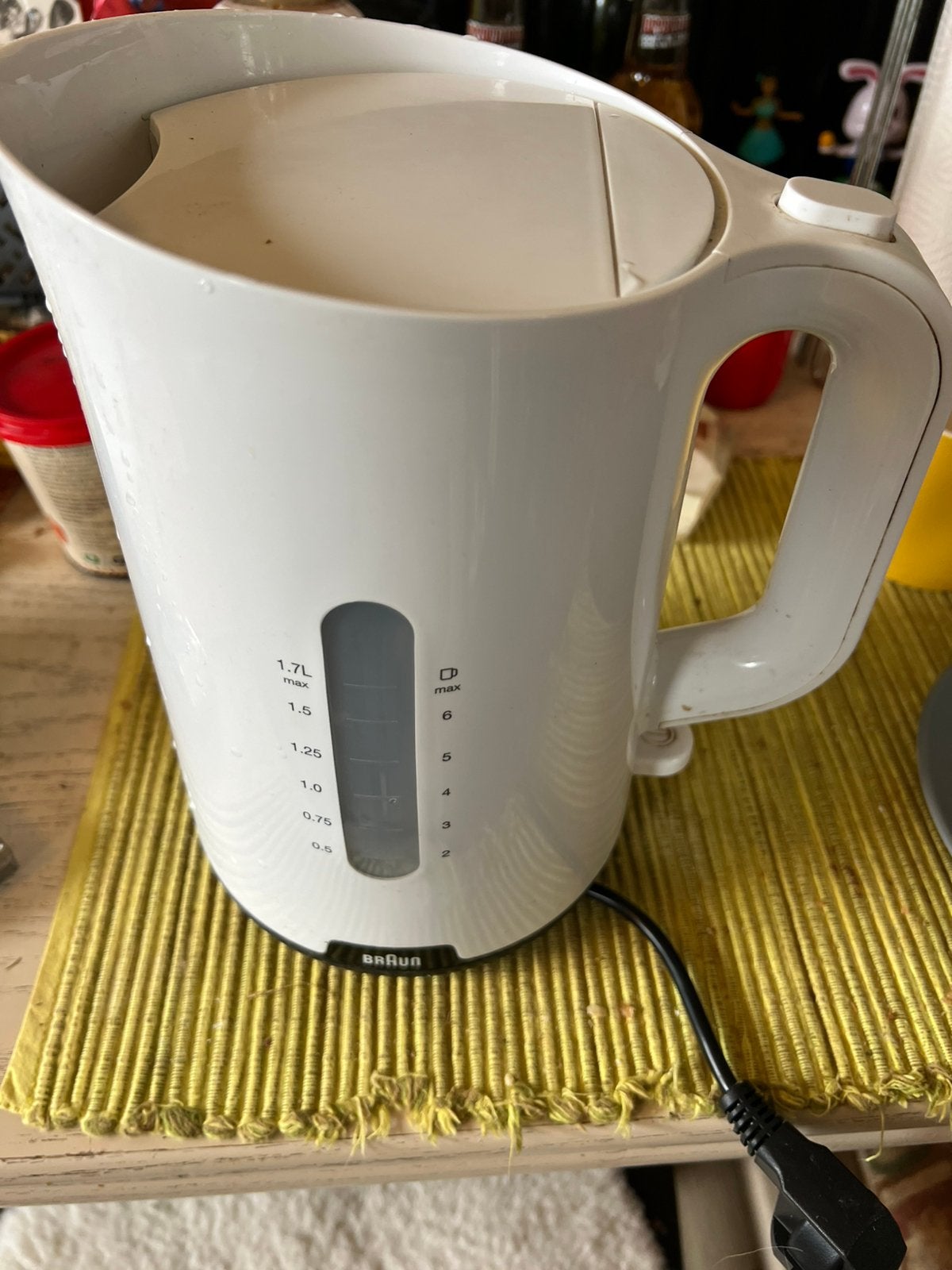 Mooie witte Braun waterkoker 1,7 L, draadloos, Witgoed en Apparatuur, 1 tot 2 liter, Ophalen of Verzenden, Gebruikt, Draadloos
