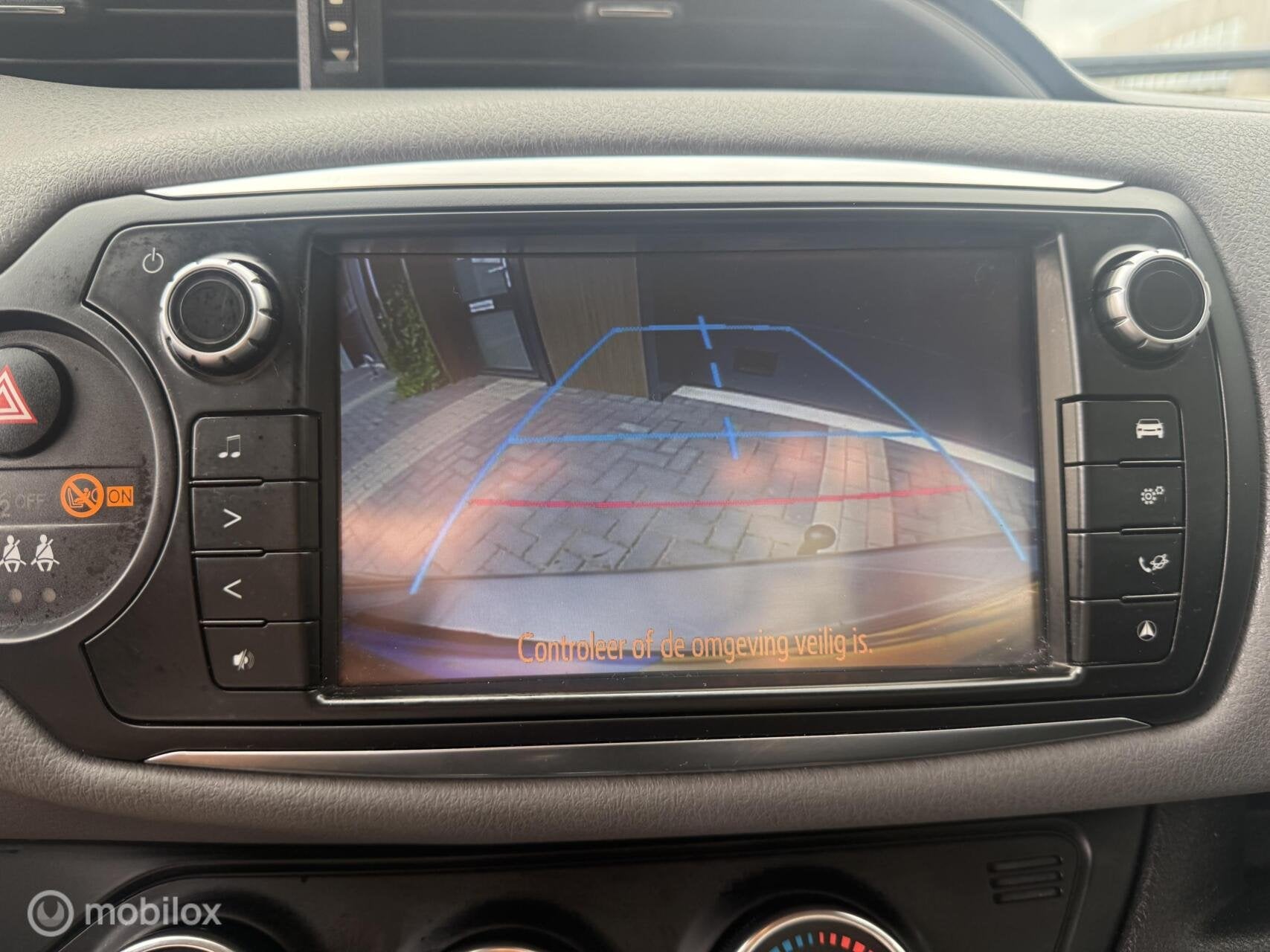Toyota Yaris 1.0 VVT-i Aspiration achteruit camera trekhaak, Voorwielaandrijving, Start-stop-systeem, Euro 6, Bruin