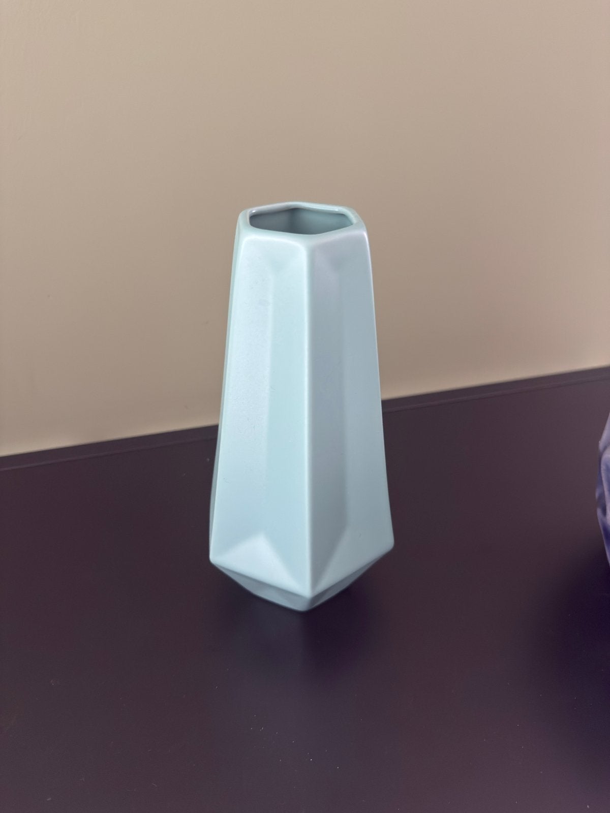 IKEA VASE - Lichtgroene geometrische vaas, Ophalen, Met patroon/structuur, Zo goed als nieuw, Steen/keramiek