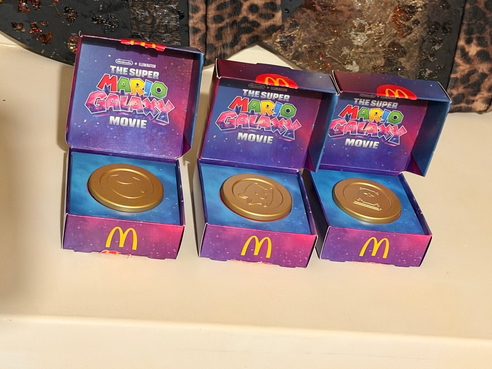 Super mario galaxy gouden munten munt 3 verschillende, Verzamelen, Ophalen of Verzenden, Zo goed als nieuw