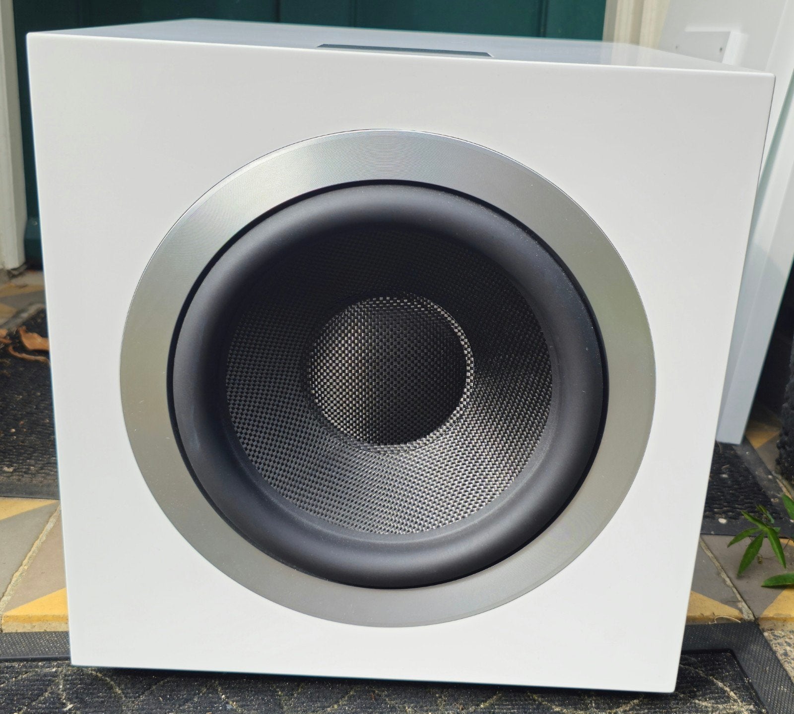 B&W DB4s 1000 watt Aerofoil 26 kg ,Bluetooth, nieuwstaat