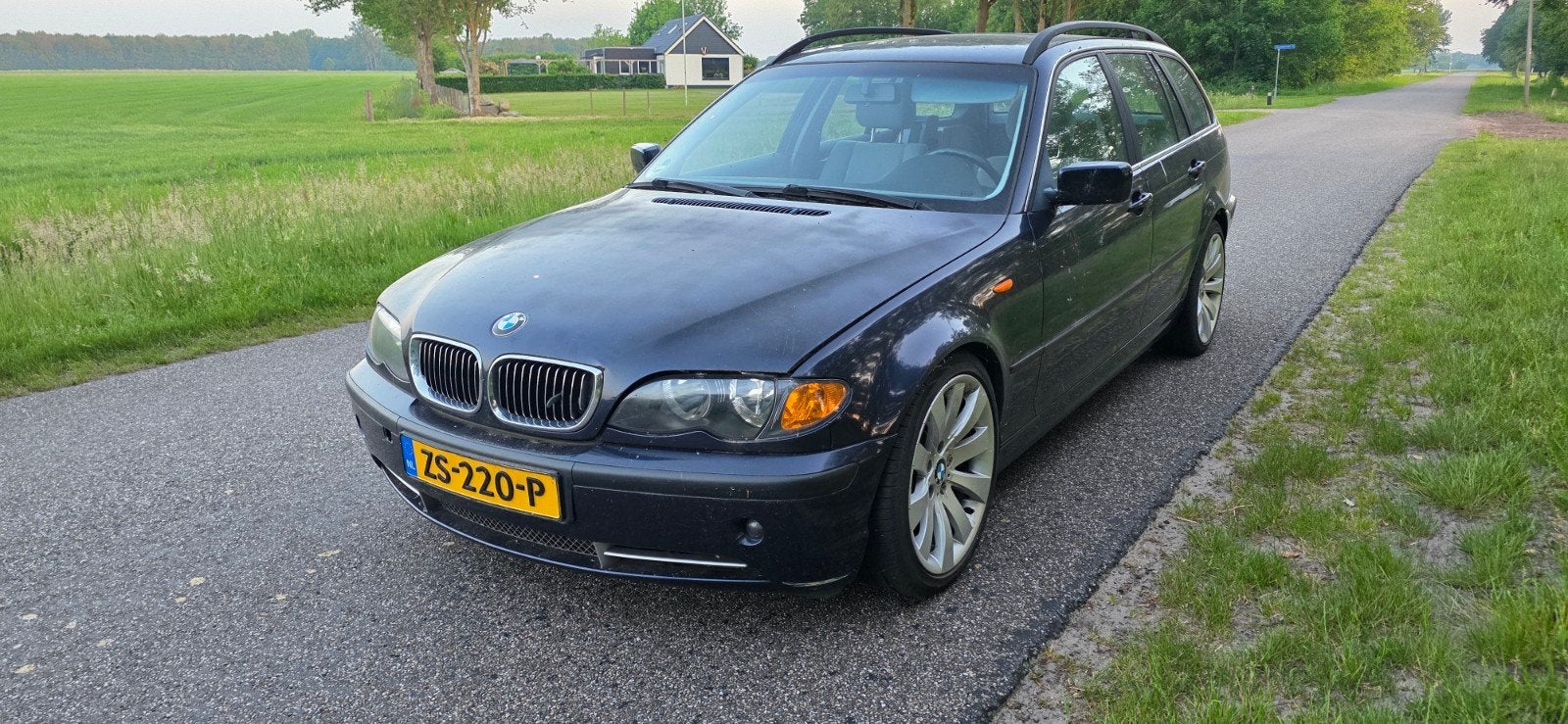 BMW 3-Serie 3.0 XI 330 Touring 2002 Blauw, Auto's, 730 kg, 1800 kg, Blauw, Stationwagon