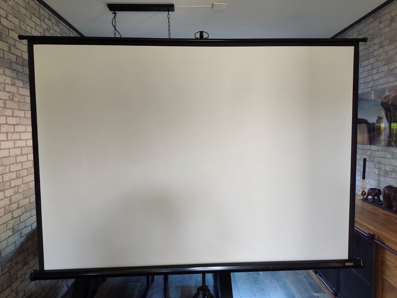 Groot oprolbaar projectiescherm Innox, Audio, Tv en Foto, Projectieschermen, Ophalen, Handmatig, Zo goed als nieuw