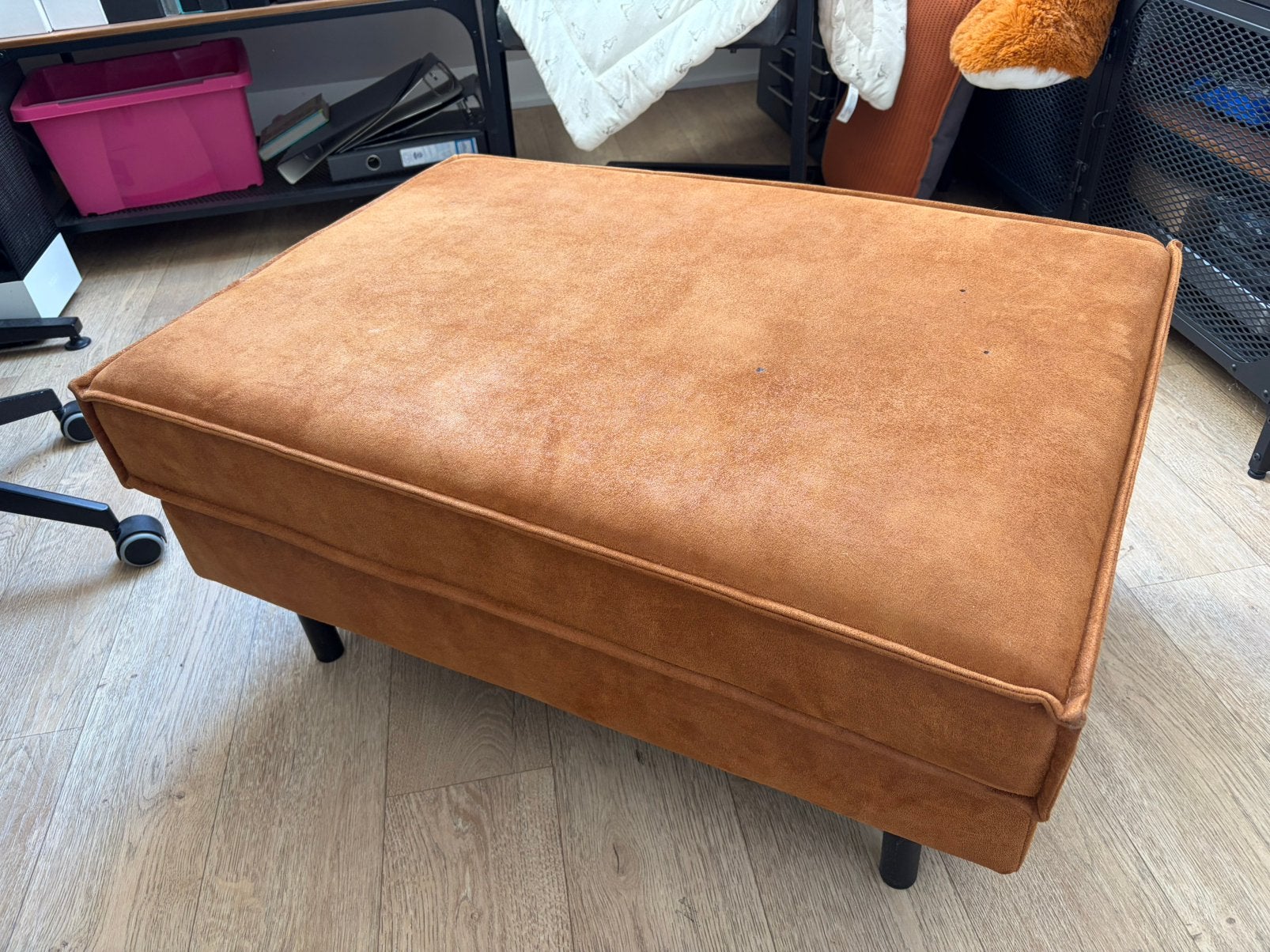 Hocker cognac suede bruin, Huis en Inrichting, Banken | Voetenbanken en Poefen, Ophalen, Gebruikt, 50 tot 75 cm, 75 tot 100 cm