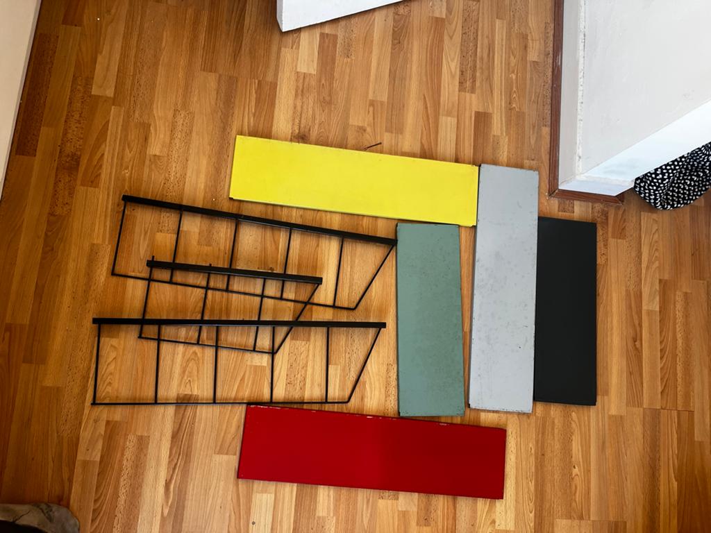 Jaren '60 Tomado wandsysteem met metalen planken - A. Dekker, Huis en Inrichting, Met plank(en), Gebruikt, 100 tot 150 cm, Minder dan 25 cm