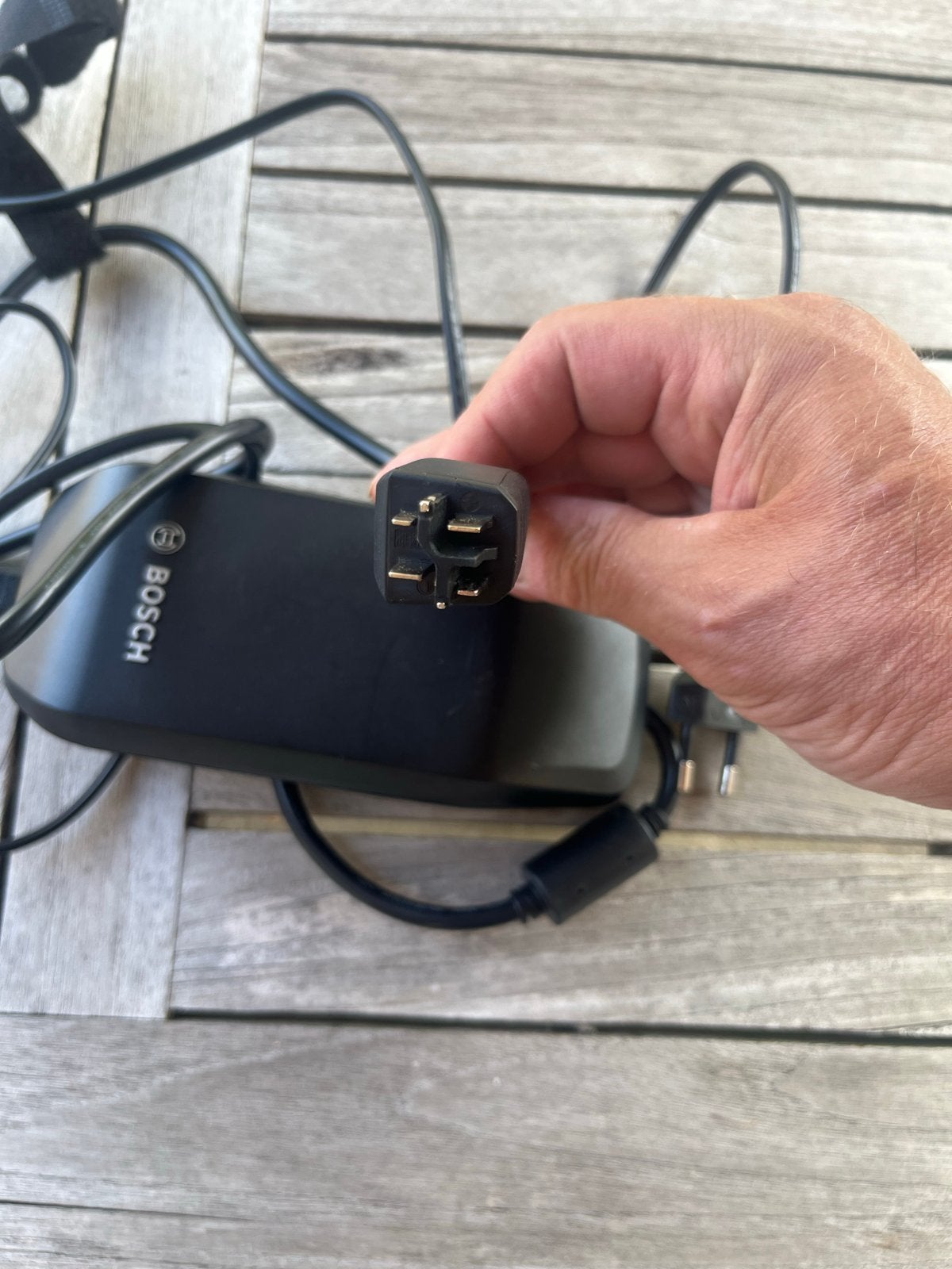 Bosch eBike Acculader BPC3200 2A, Fietsen en Brommers, Fietsaccessoires | Fietsaccu's, Ophalen, Zo goed als nieuw
