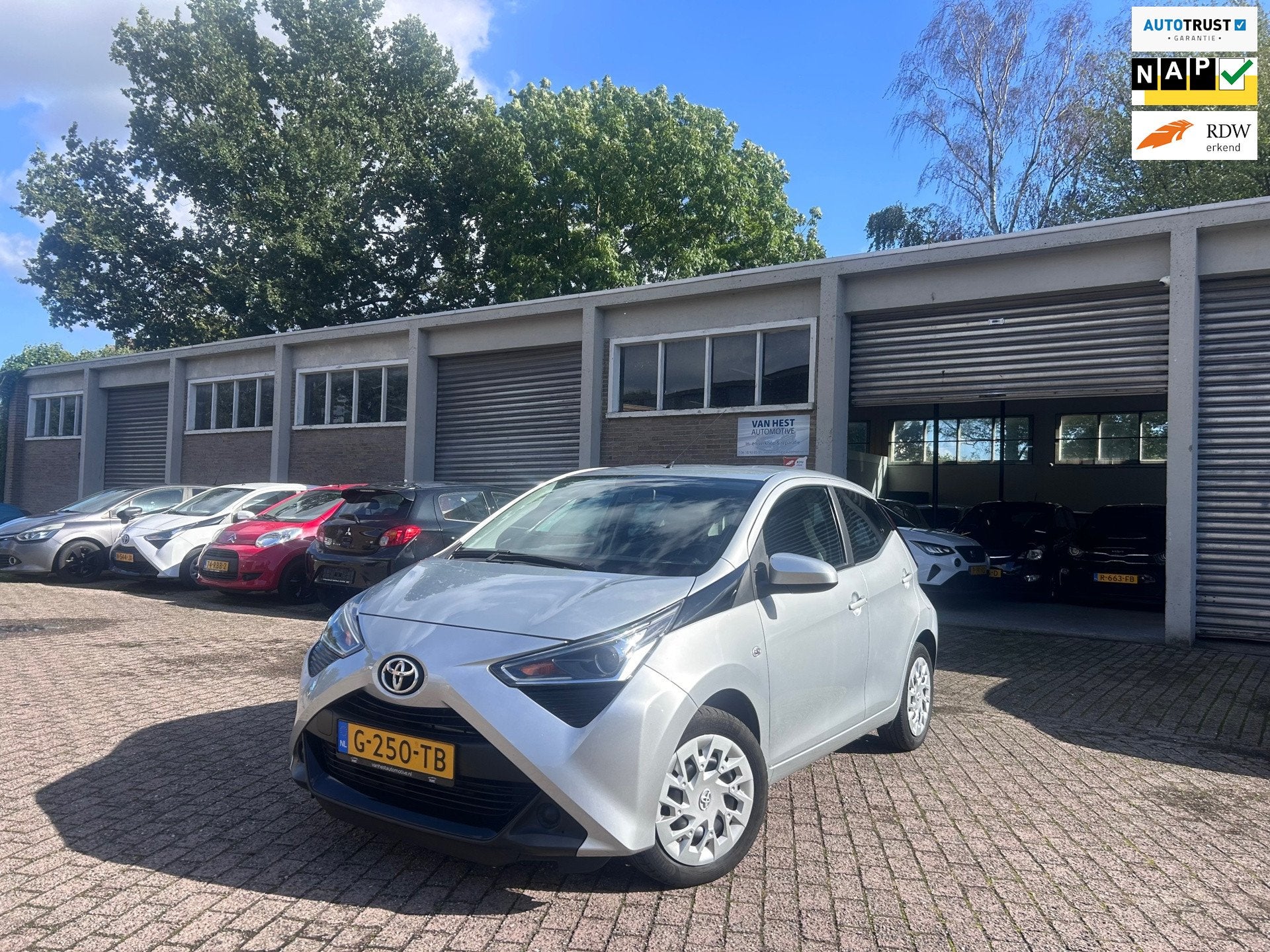 Toyota Aygo 1.0 VVT-i x-play Airco/ Carplay/ Camera/ NAP! Ga, Auto's, Voorwielaandrijving, Gebruikt, Euro 6, 4 stoelen