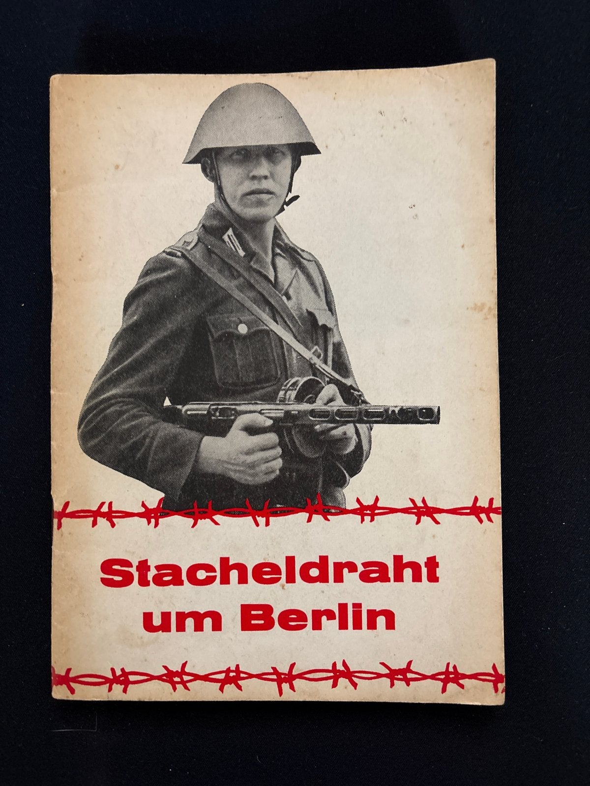 Stacheldraht um Berlin - Arno Scholz (1962), Ophalen of Verzenden, 1945 tot heden, Gelezen, Algemeen