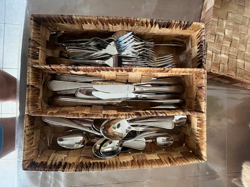 Bestek cassette merk amefa, Huis en Inrichting, Keuken | Bestek, Ophalen, Zo goed als nieuw, Rvs of Chroom, Vaatwasserbestendig