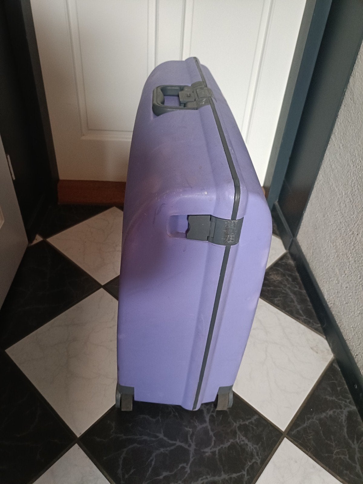 Reiskoffer Carlton met cijferslot, Gebruikt, Hard kunststof, 70 cm of meer, 55 cm of meer