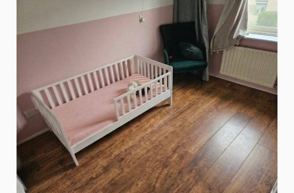 Wit peuterbed Plume met lattenbodem van Amelie, Ophalen, Gebruikt, 70 tot 85 cm, Lattenbodem