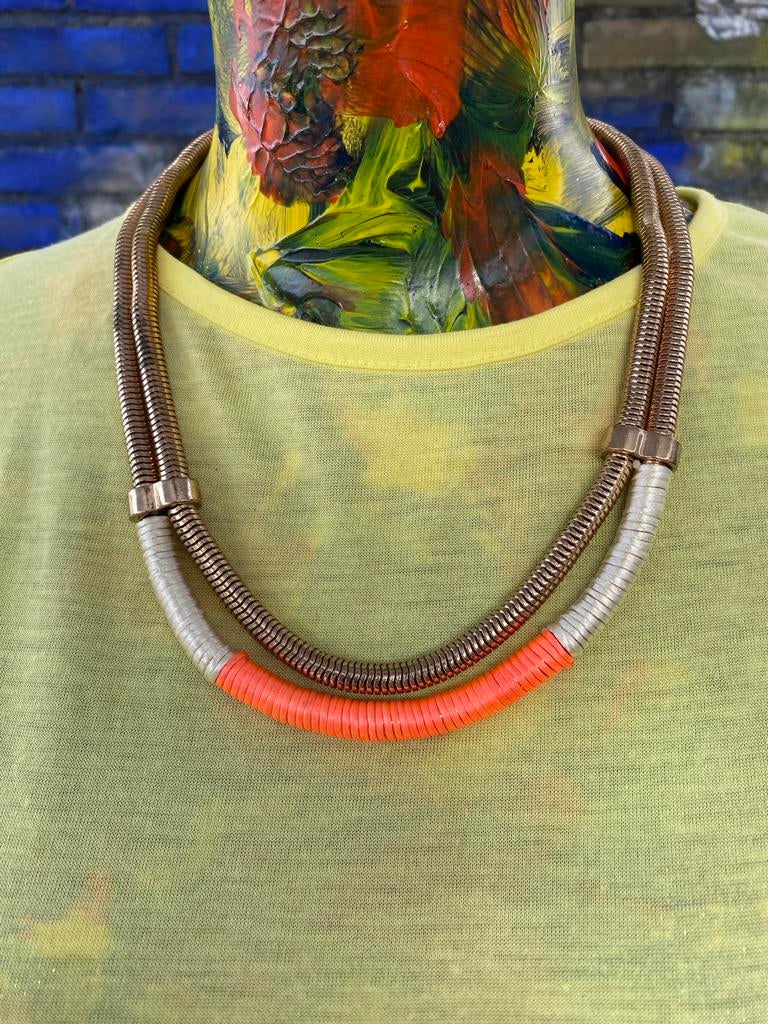 Solide Ibiza ketting metaal en kunststof Bohemien Boho, Ophalen of Verzenden, Zo goed als nieuw, Goud, Overige materialen