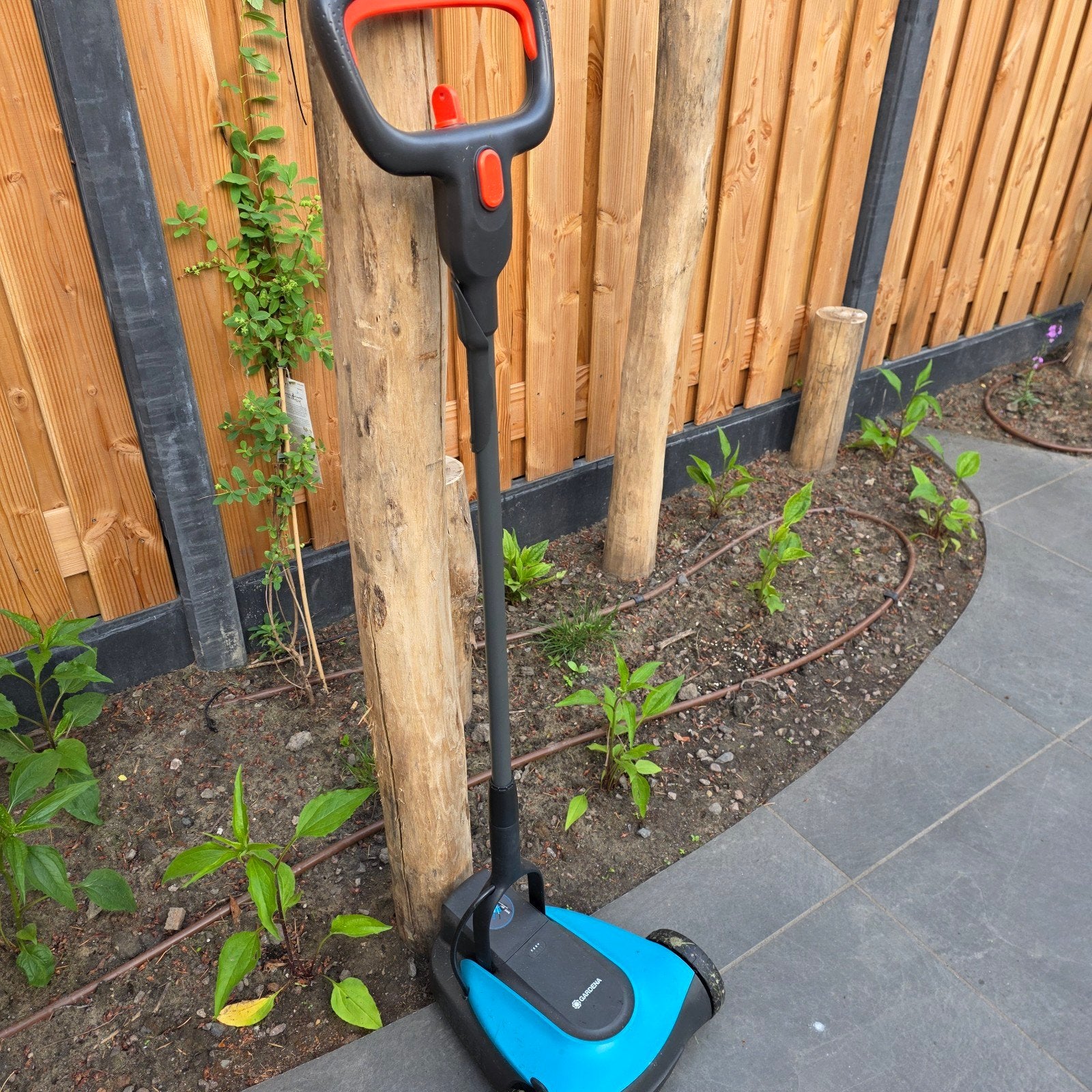 Gardena easy mower. Grasmaaier met accu inclusief lader, Tuin en Terras, Grasmaaiers, Cirkelmaaier, Minder dan 30 cm, Accu-grasmaaier