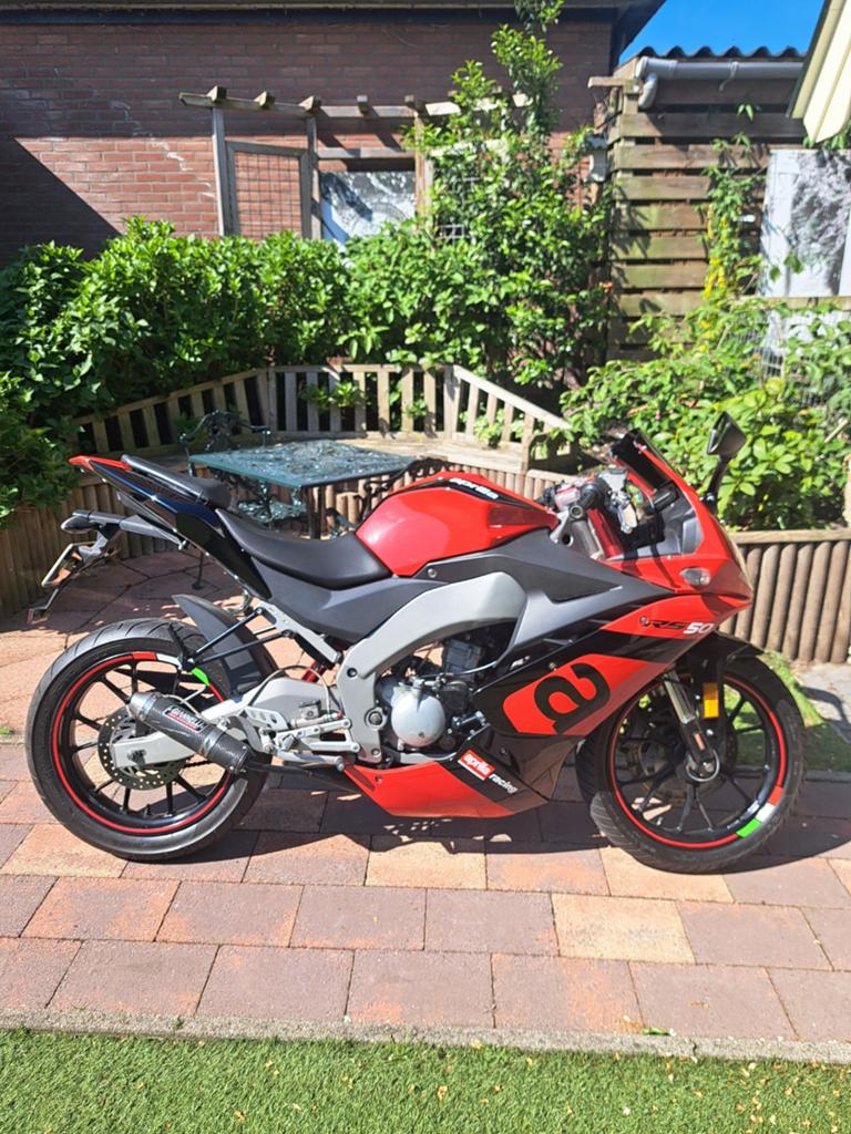 Derbi GPR 50 met Aprilia look - Sportieve brommer, Fietsen en Brommers, Brommers | Derbi, Ophalen, Gebruikt, Maximaal 45 km/u