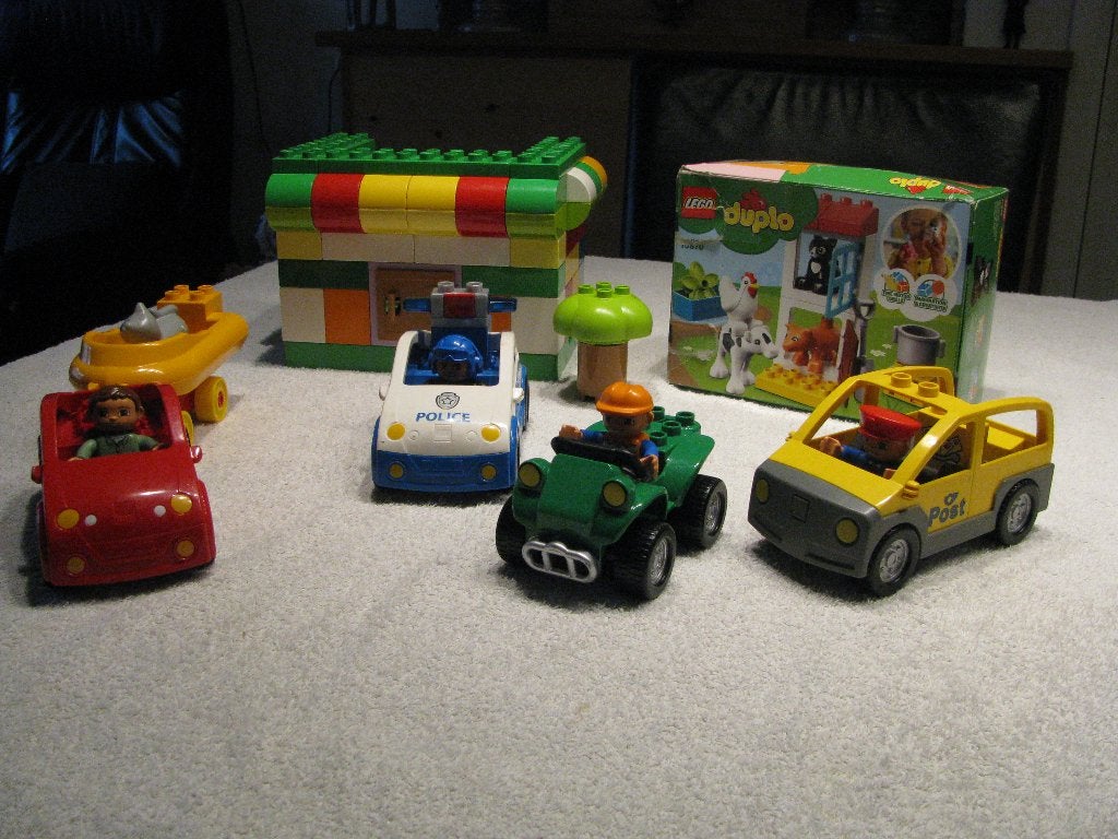 Duplo Lego. 4 Auto's + boot + doos 10870 + bouwstenen, Gebruikt, Overige thema's, Ophalen of Verzenden, Duplo