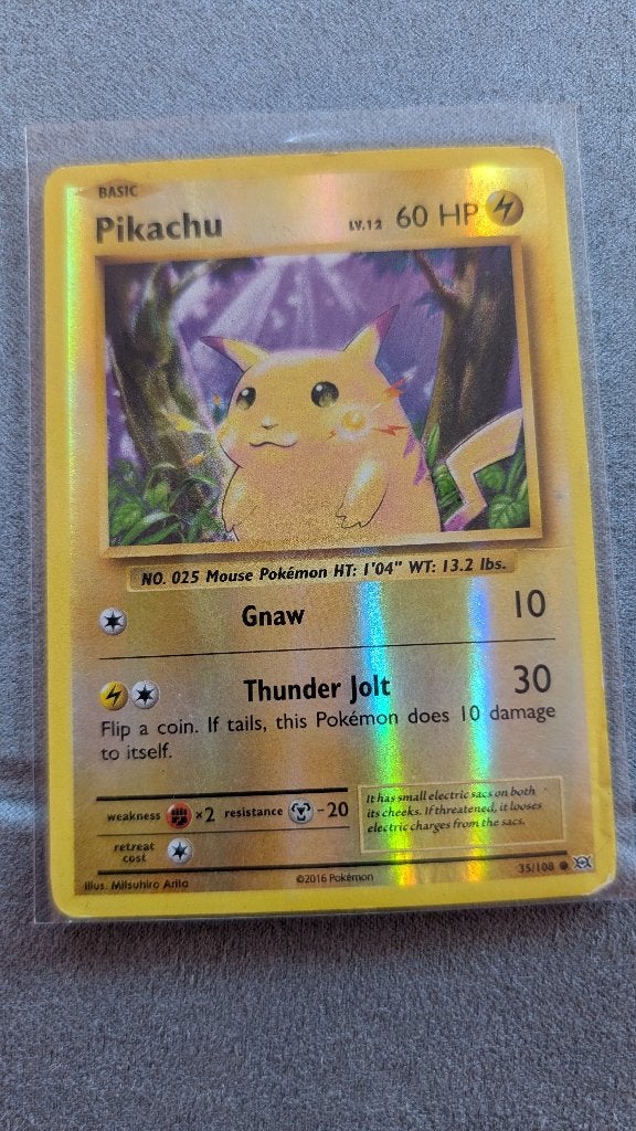 2016 Pikachu, Hobby en Vrije tijd, Verzamelkaartspellen | Pokémon, Ophalen of Verzenden, Foil