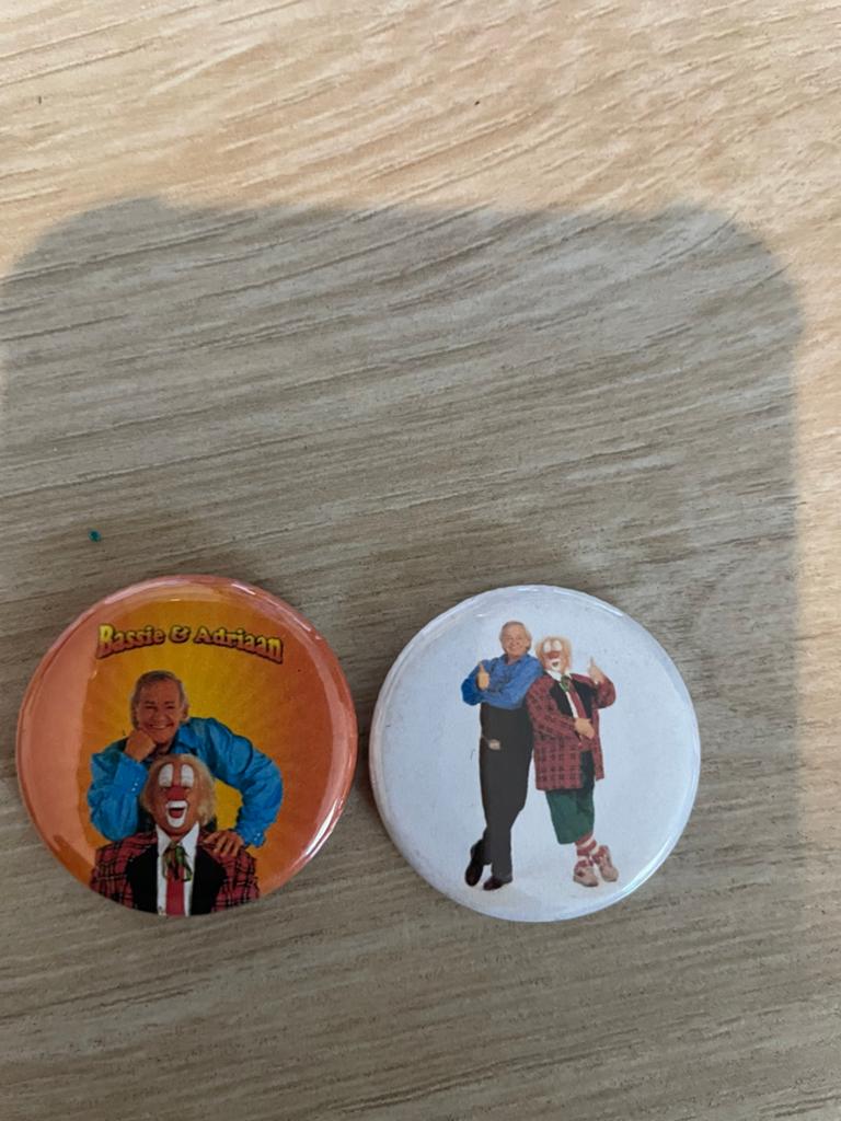 Bassie & Adriaan magneten Set van 2, Verzamelen, Ophalen of Verzenden, Gebruikt, Figuurtje, Button