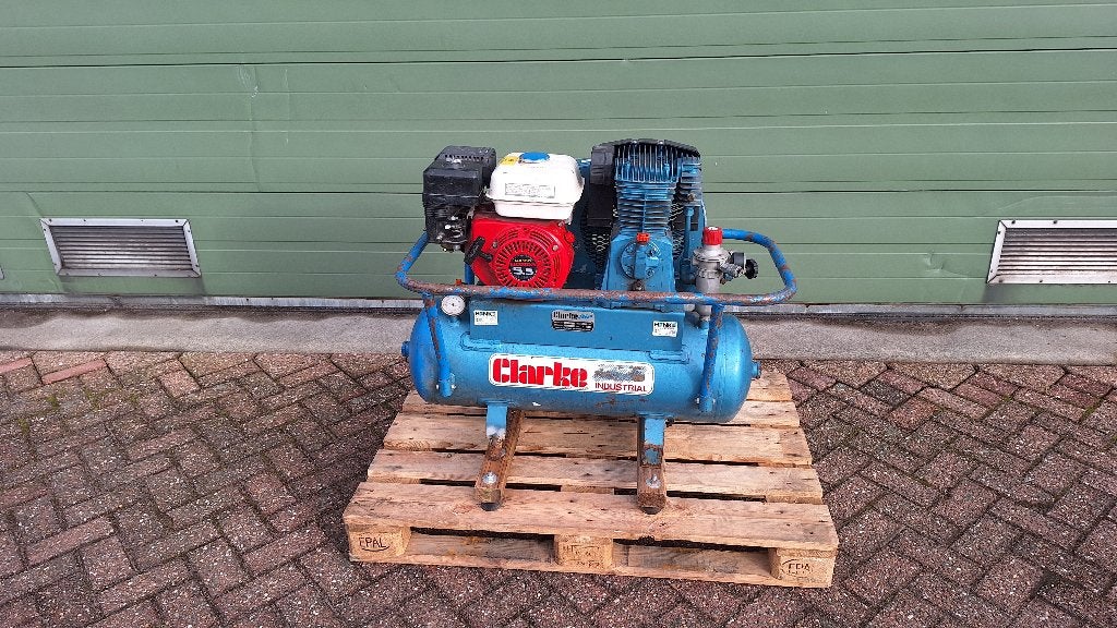 Compressor met hondamotor Clarkeair, Ophalen, Gebruikt, Industriepark 2a 9351PA Leek, H.O.Albert Ale Slotema
