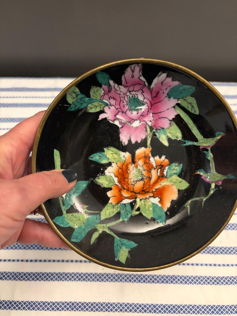 Antieke Chinese porseleinen schaal met bronzen rand, Antiek en Kunst, Antiek | Porselein, Ophalen of Verzenden