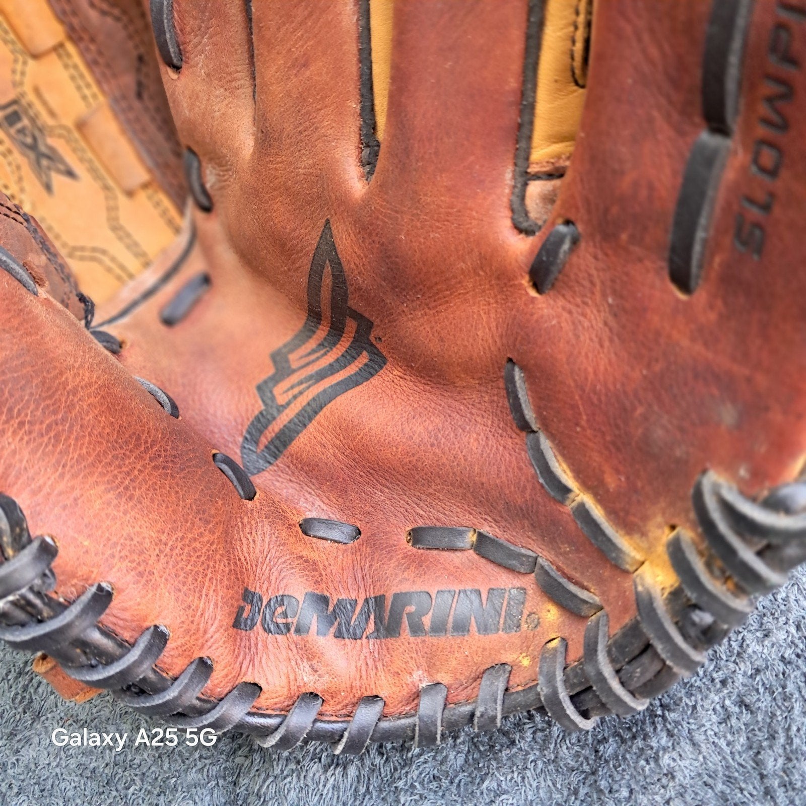 DeMarini Slowpitch Softbalhandschoen - Zo goed als nieuw, Ophalen of Verzenden, Zo goed als nieuw