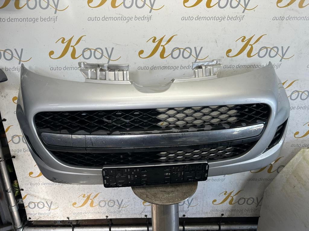 Voorbumper Peugeot 107 bouwjaar 2010 grijs code KTB, Ophalen of Verzenden, Citroën, Bumper