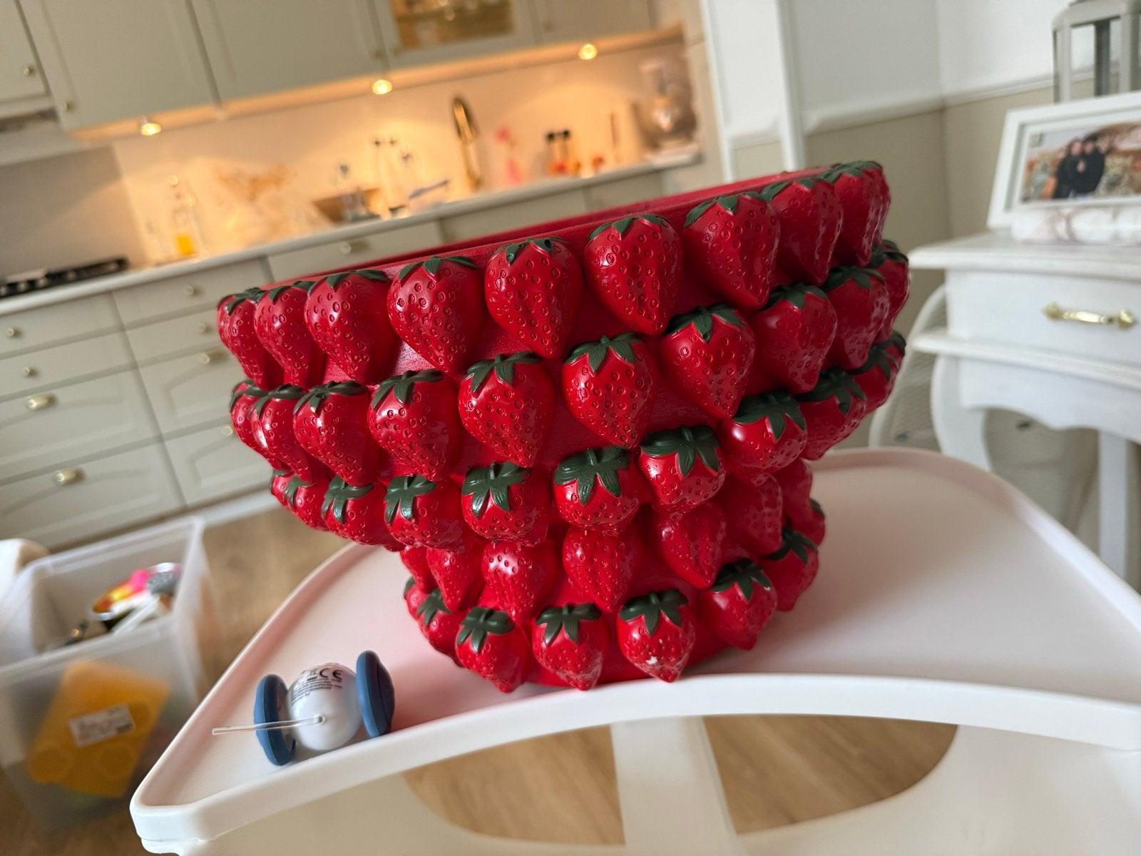 Unieke handgemaakte aardbeien pot/vaas, Gebruikt, Handgemaakt, Ophalen of Verzenden, Steen/keramiek