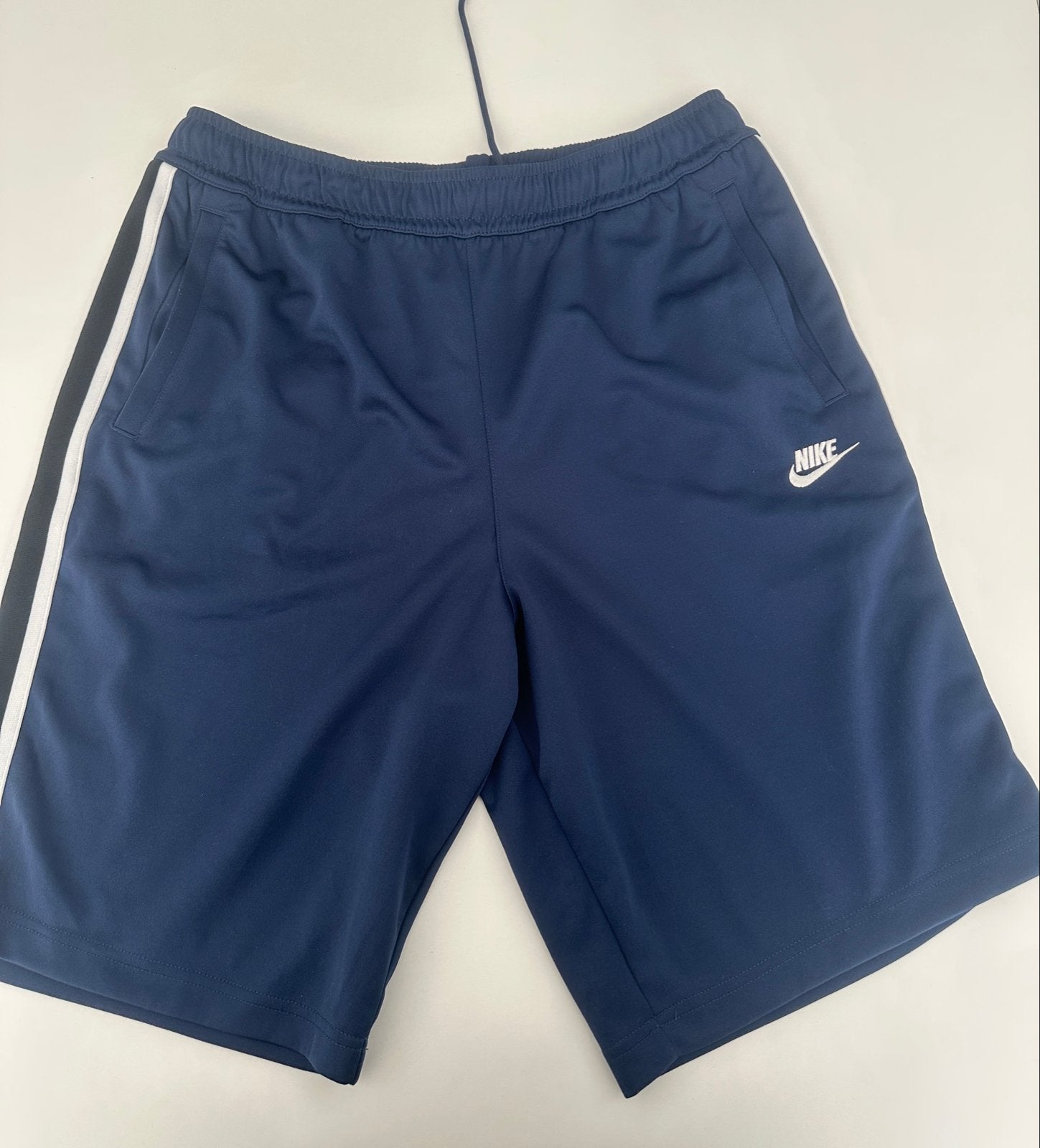 Nike sportshort - Donkerblauw met witte streep, Blauw, Maat 56/58 (XL), Ophalen of Verzenden, Gedragen